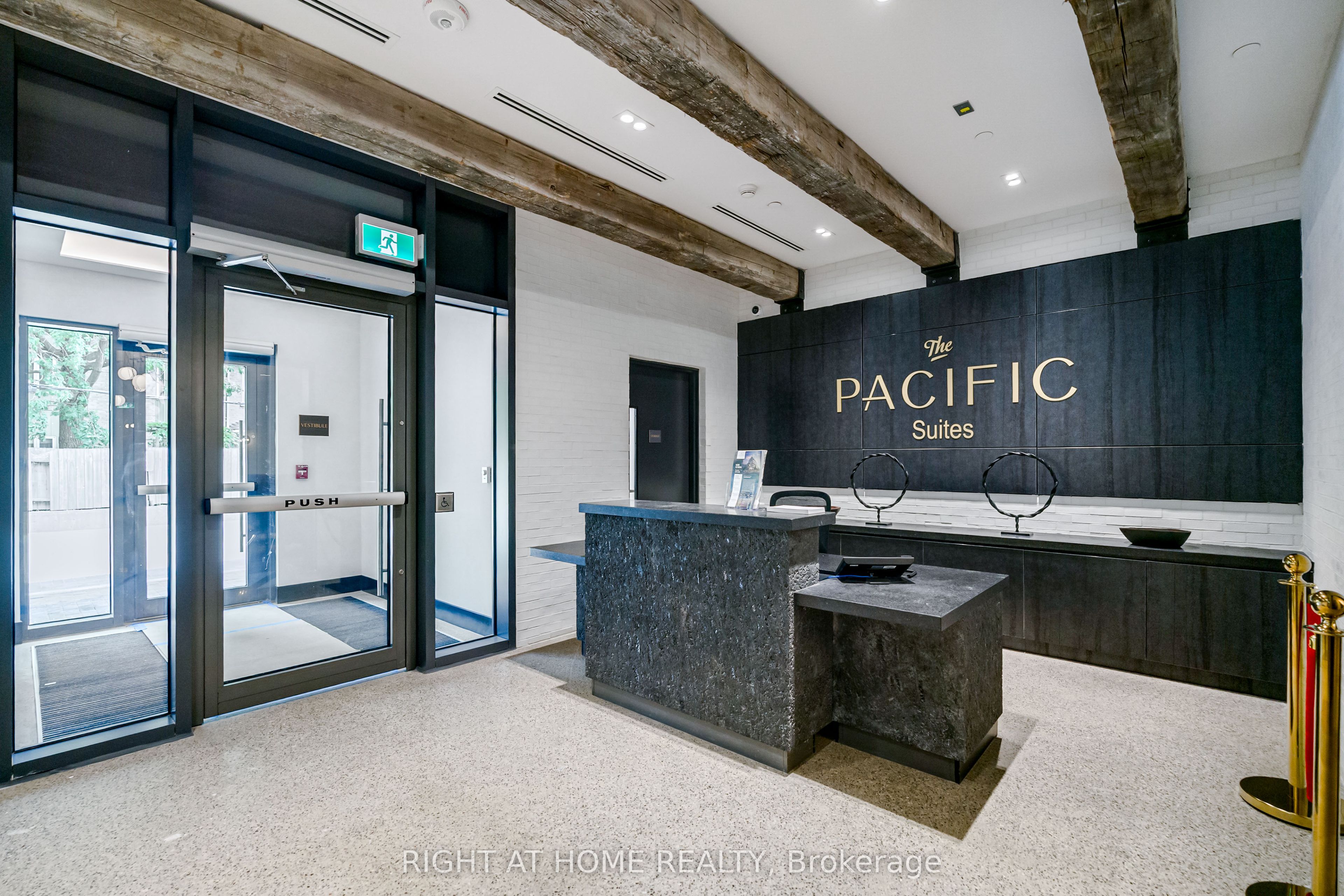 Unit 408 - 2946 Dundas Street W, Toronto 2