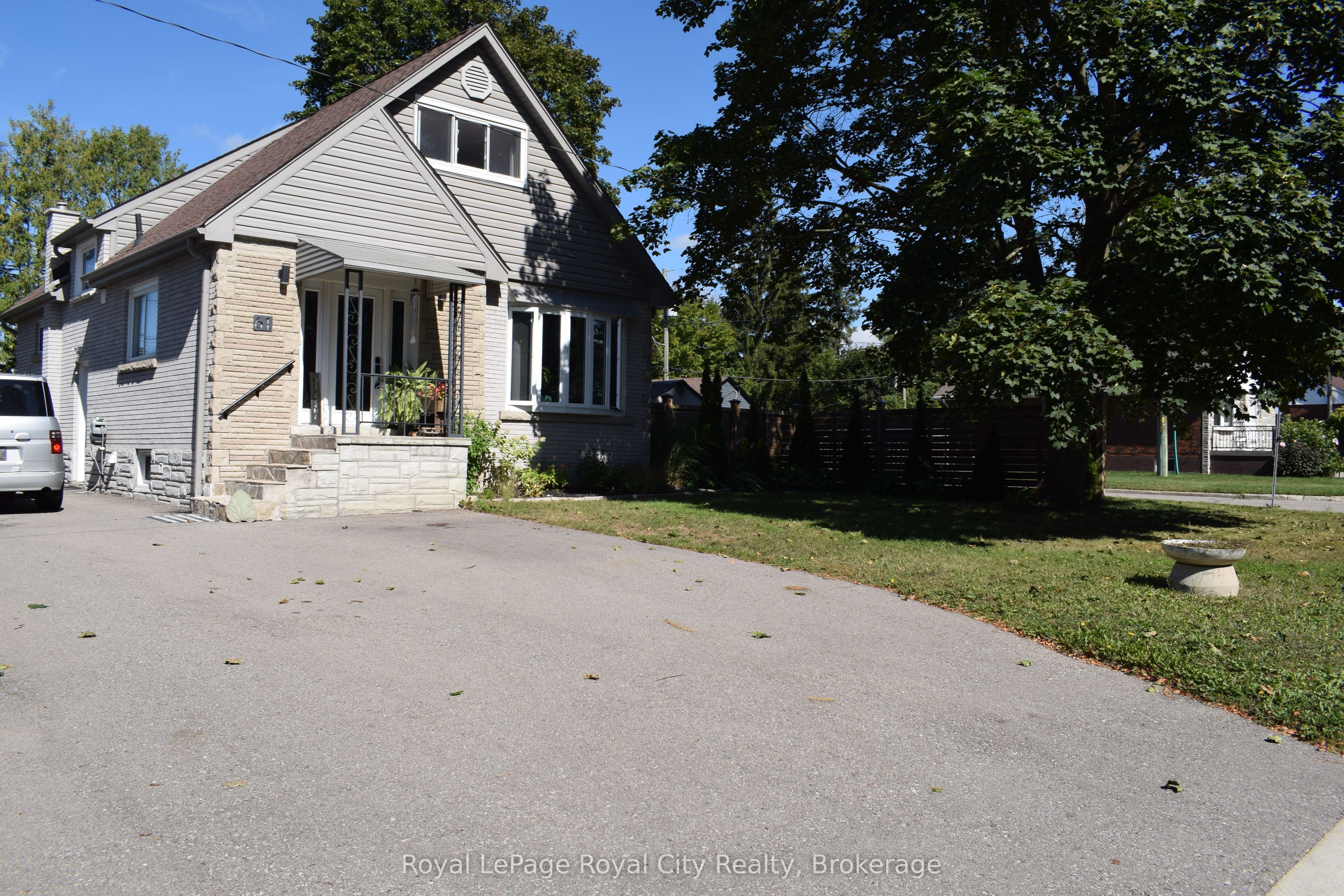 61 Nelson Court, Halton Hills 3