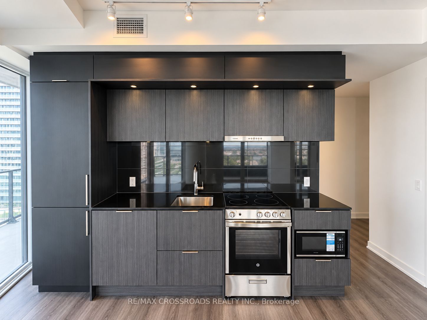 Unit 1304 - 448 Burnhamthorpe Road W, Mississauga 4
