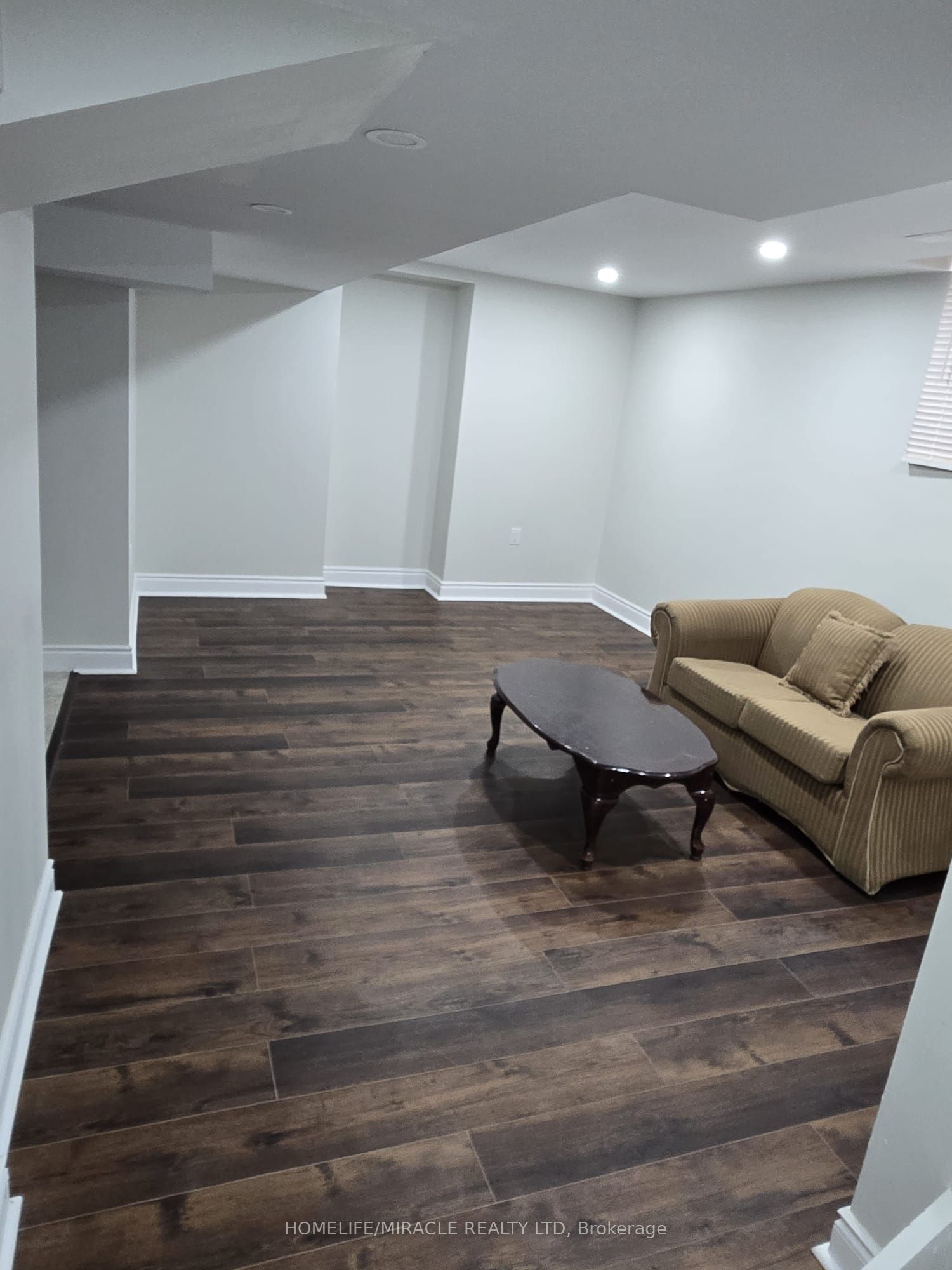 Unit Bsmt - 318 Sunny Meadow Boulevard, Brampton 5