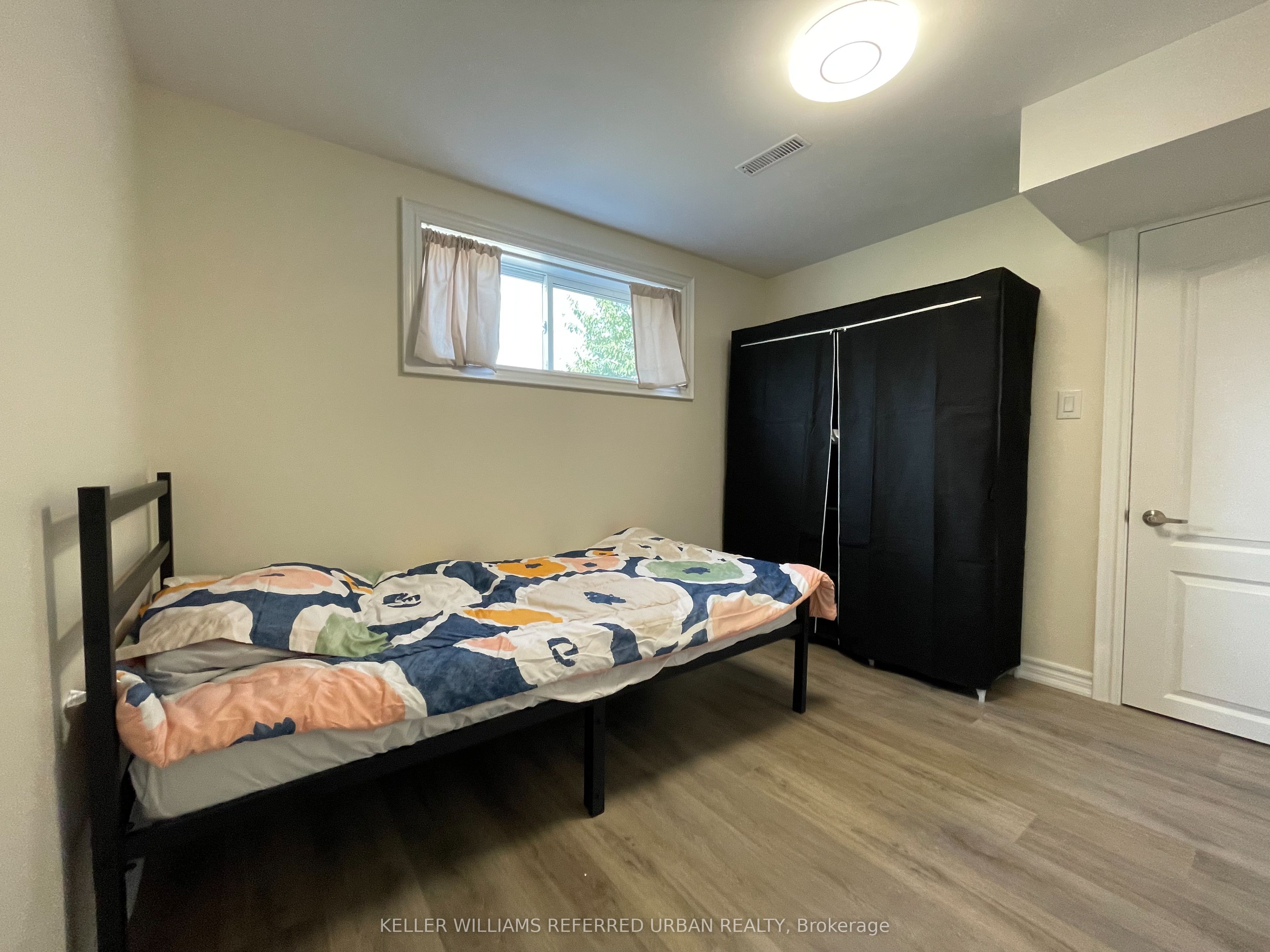 Unit Bsmt - 384 Maple Leaf Drive, North York 5