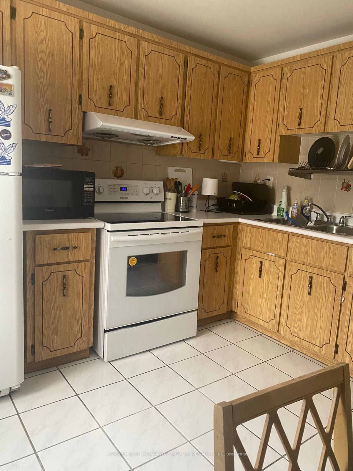 Unit 2nd floor room - 2518 Lake Shore Boulevard, Etobicoke 4