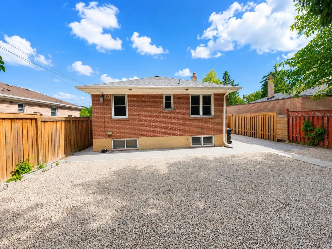 28 Eringate Drive, Etobicoke 2