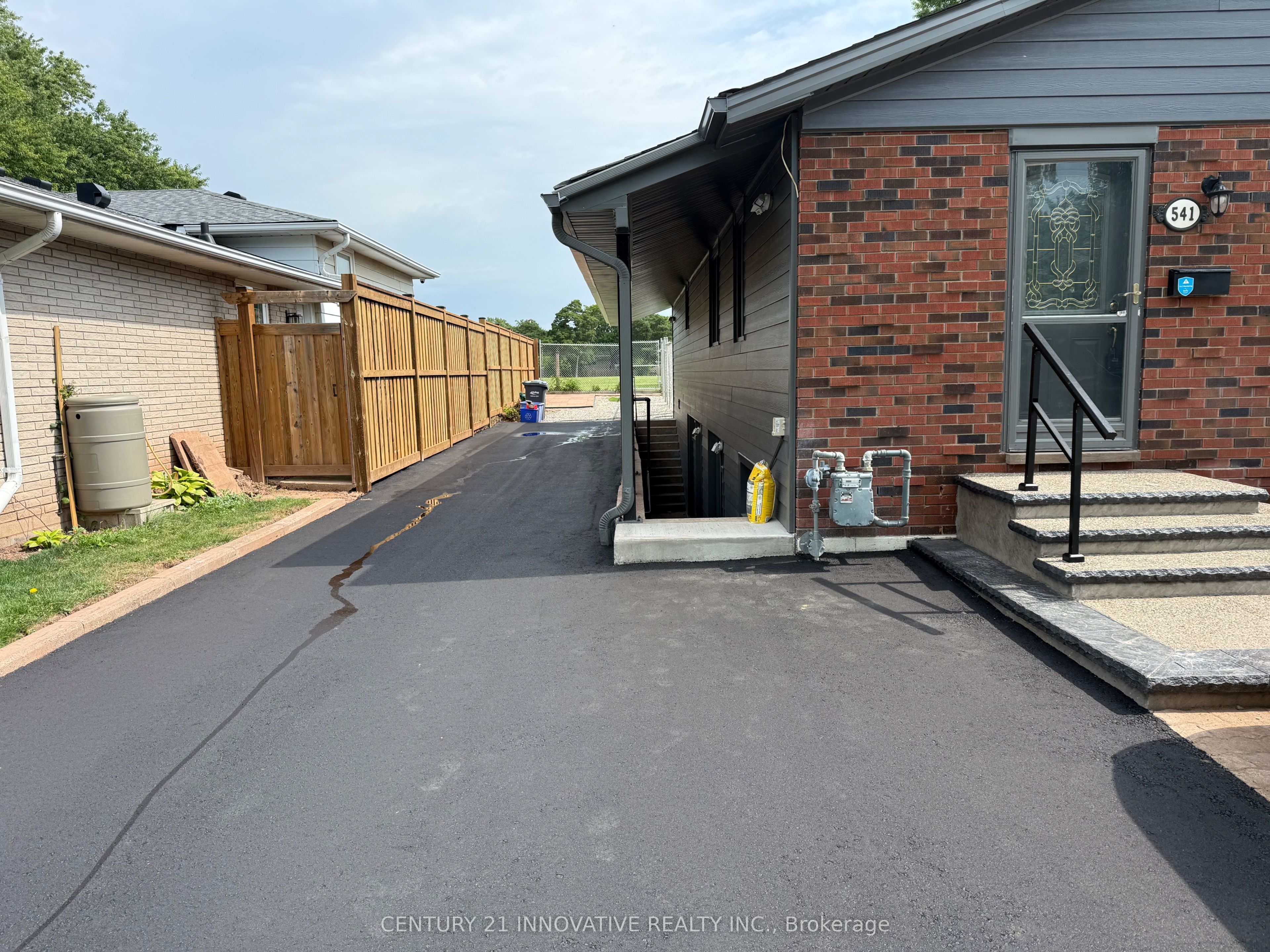 Unit Upper - 541 Chamberlain Road, Burlington 3