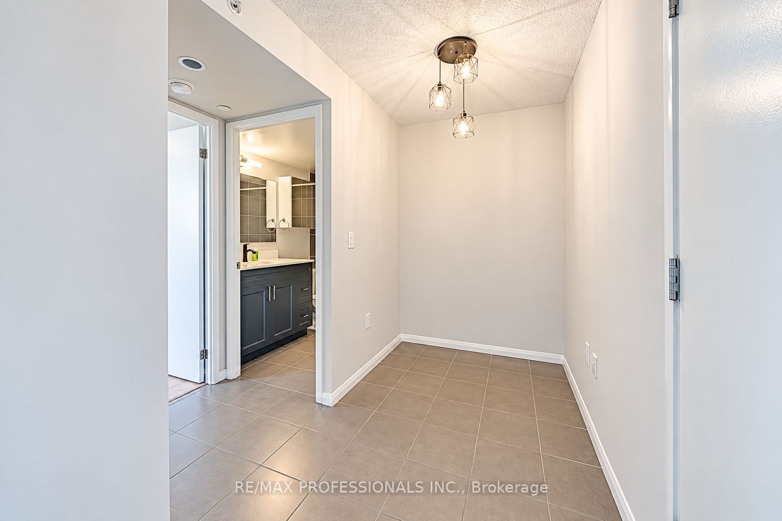 Unit 2005 - 830 Lawrence Avenue W, North York 5