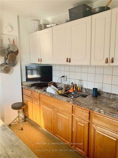 Unit 2nd Fl - 68 Howard Park Avenue, Toronto 5