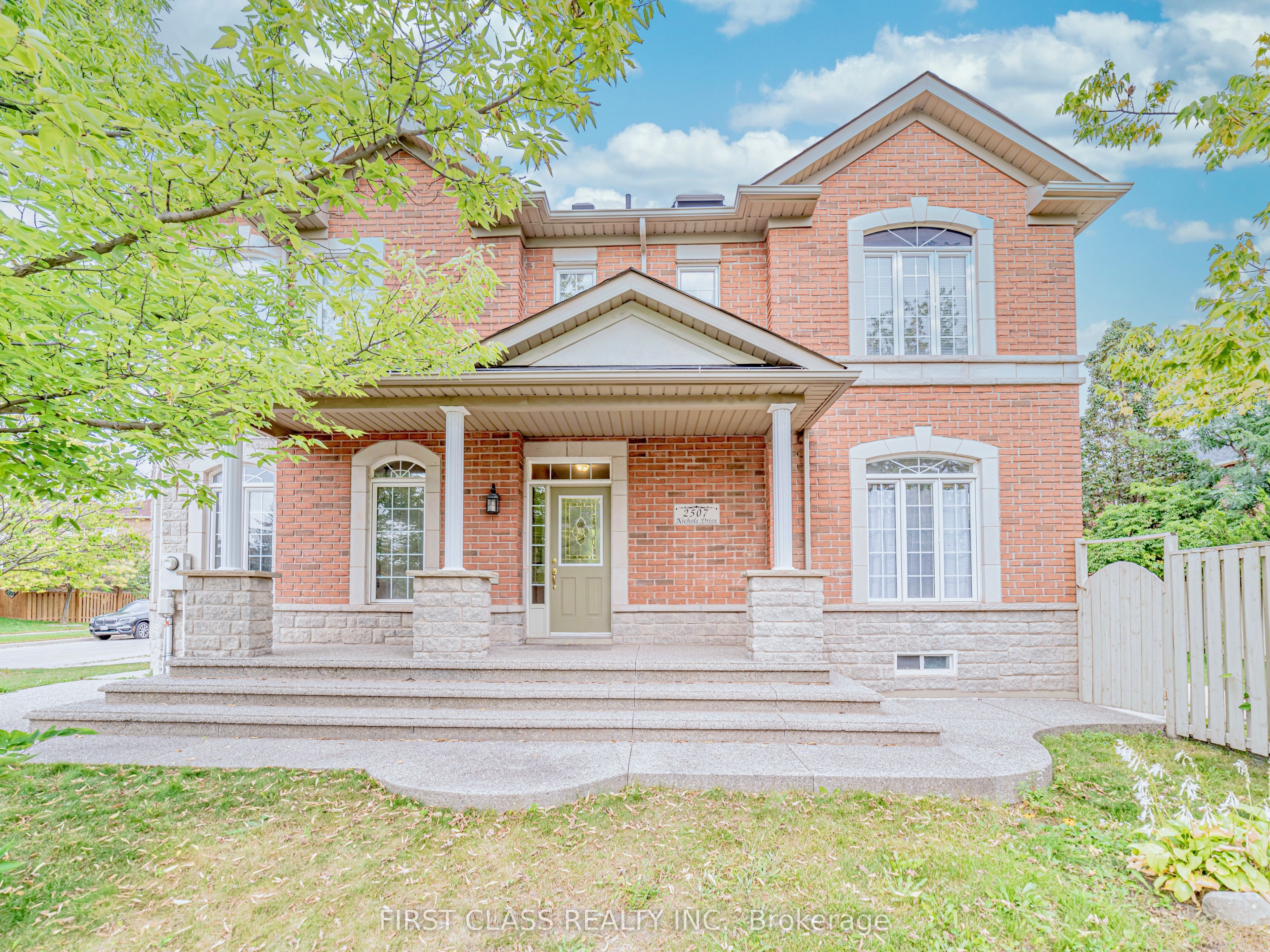 2507 Nichols Drive, Oakville 2