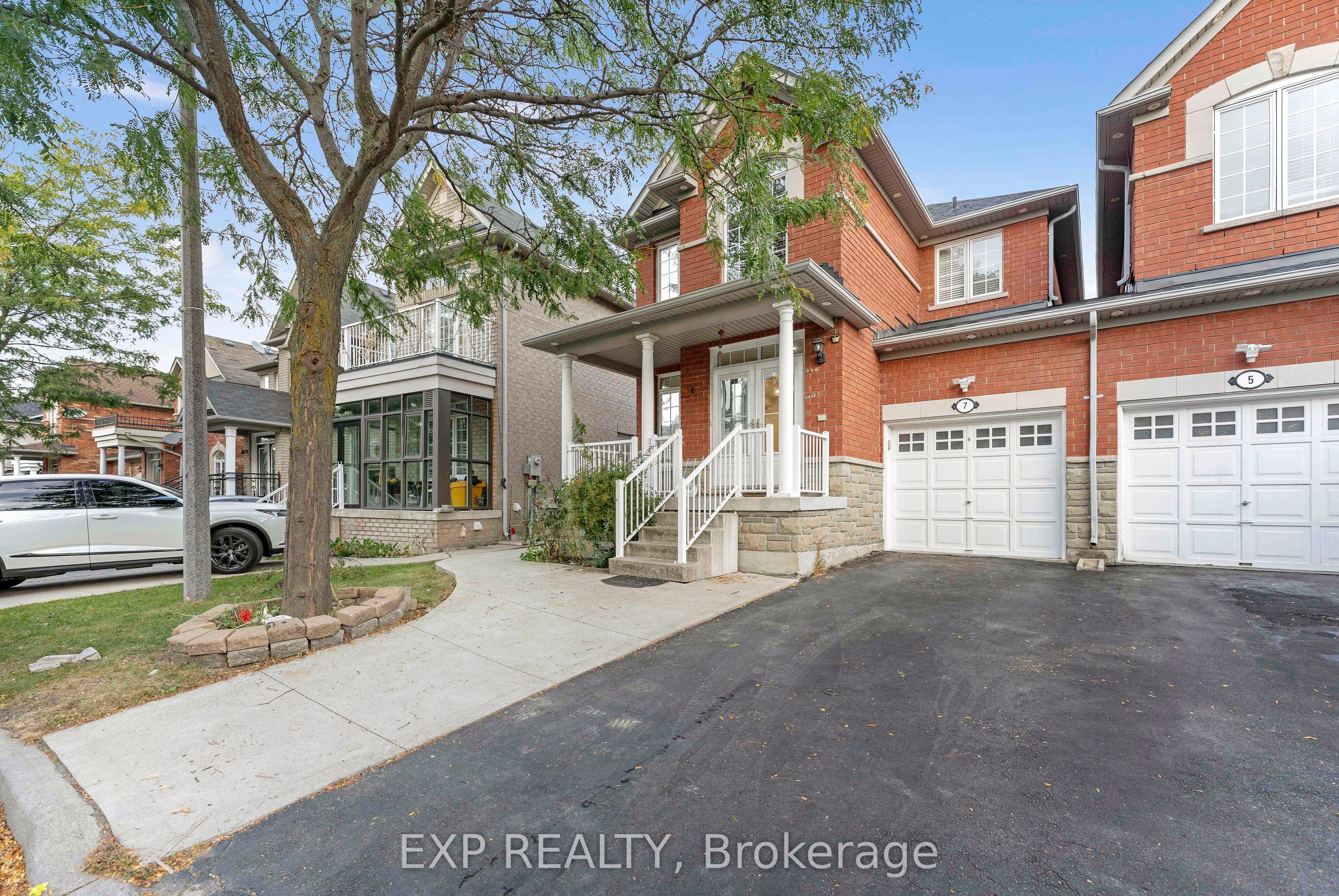 7 Overture Lane, Brampton 2