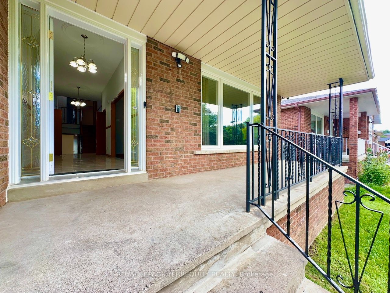 Unit Upper Level - 13 Milford Crescent, Brampton 4