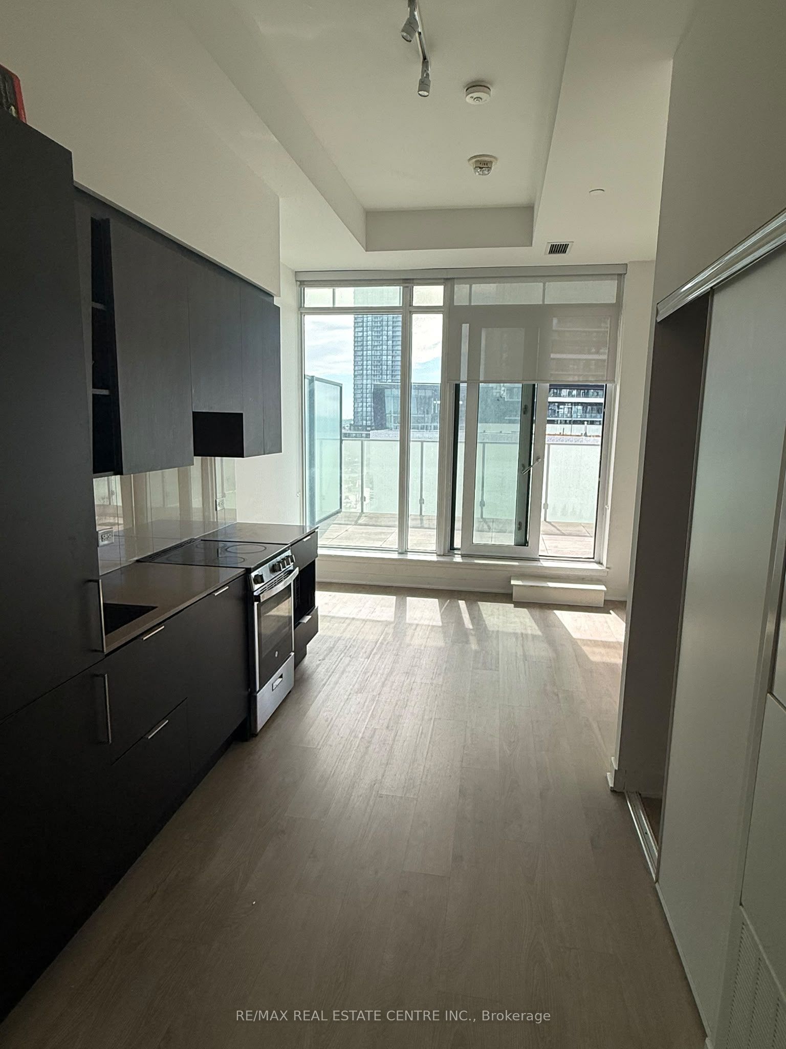 Unit 605 - 3900 Confederation Parkway, Mississauga 2