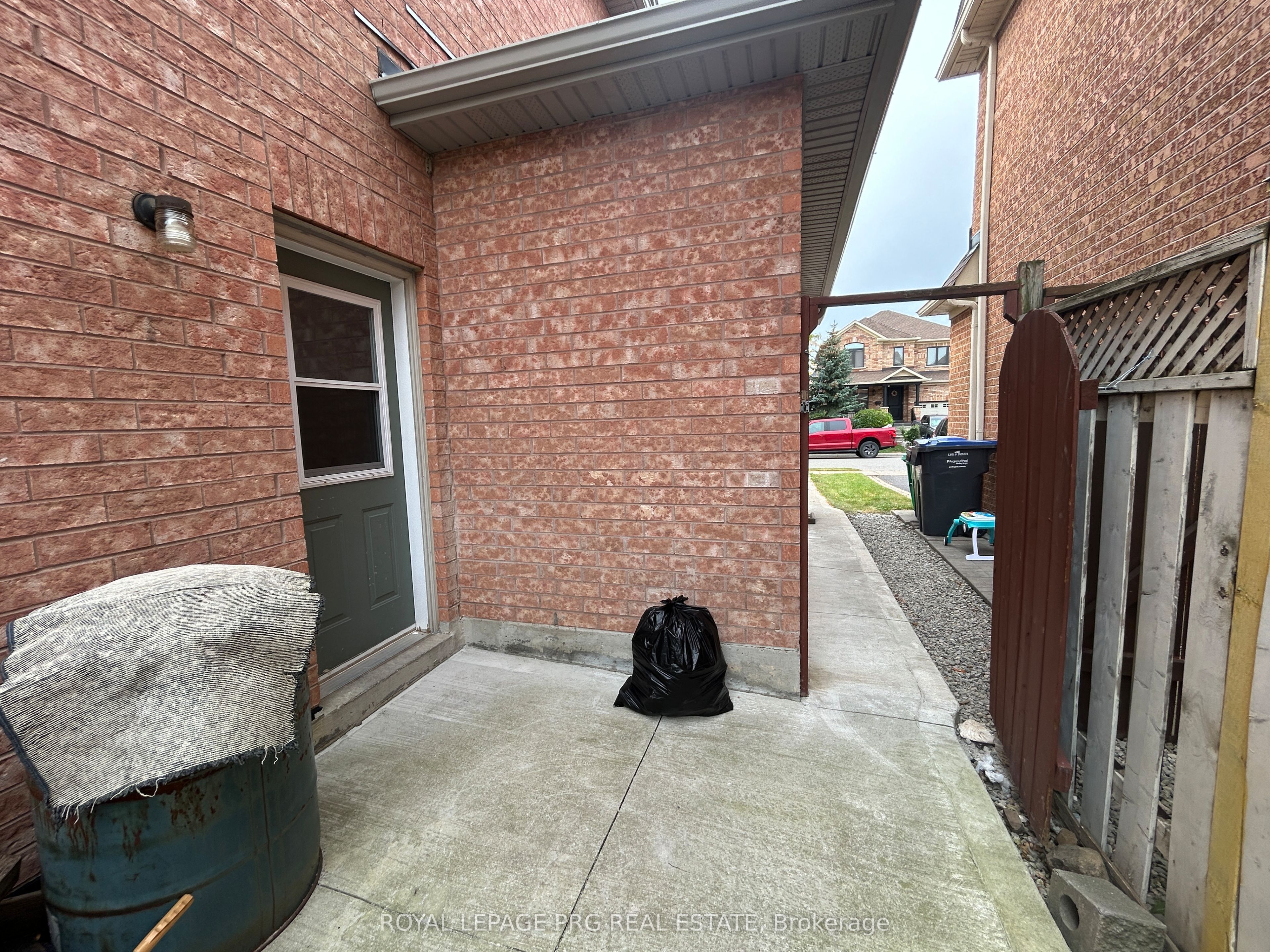 Unit A - 11 Villagewood Street, Brampton 2