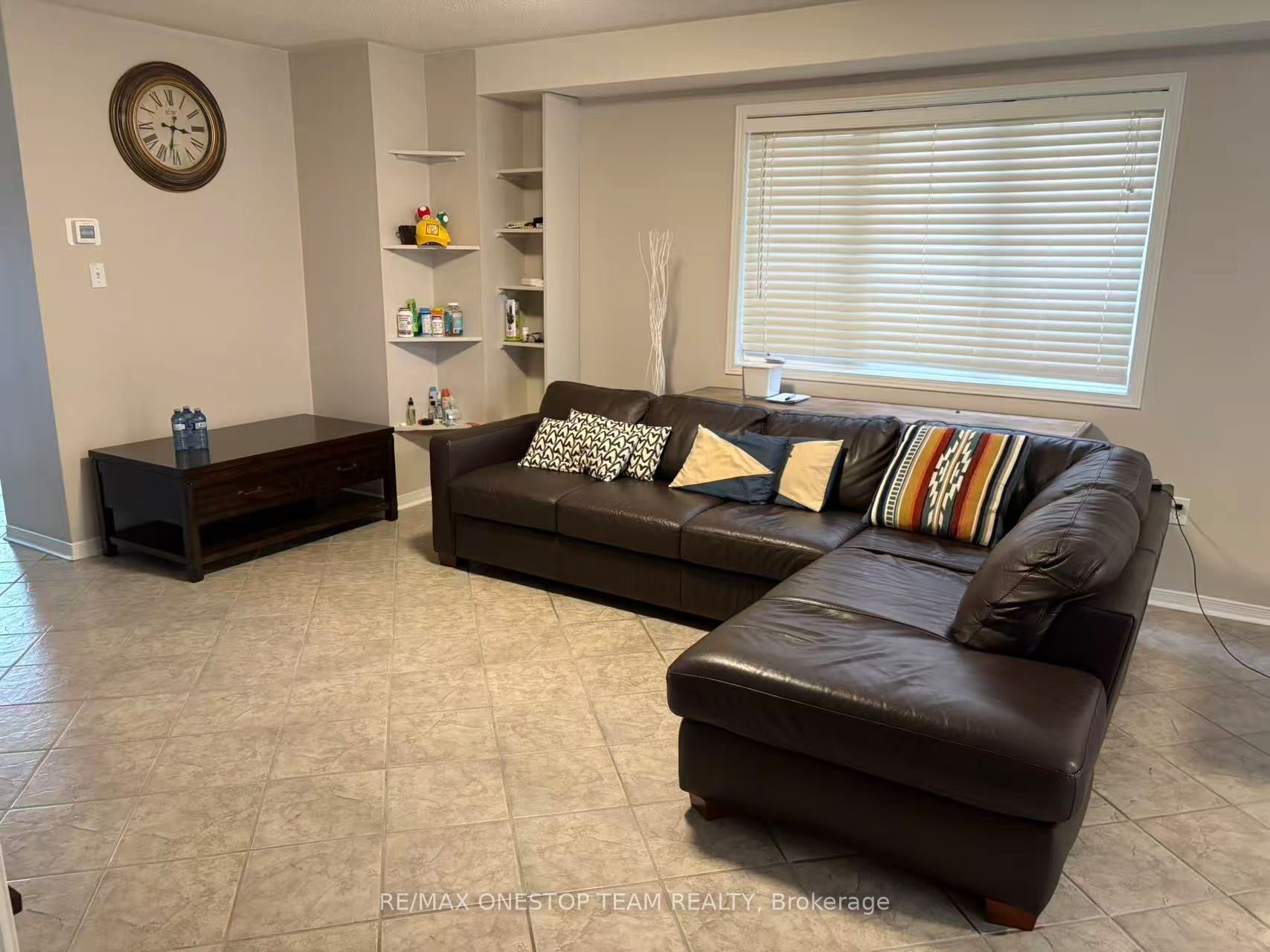 6988 Tassel Crescent, Mississauga 4