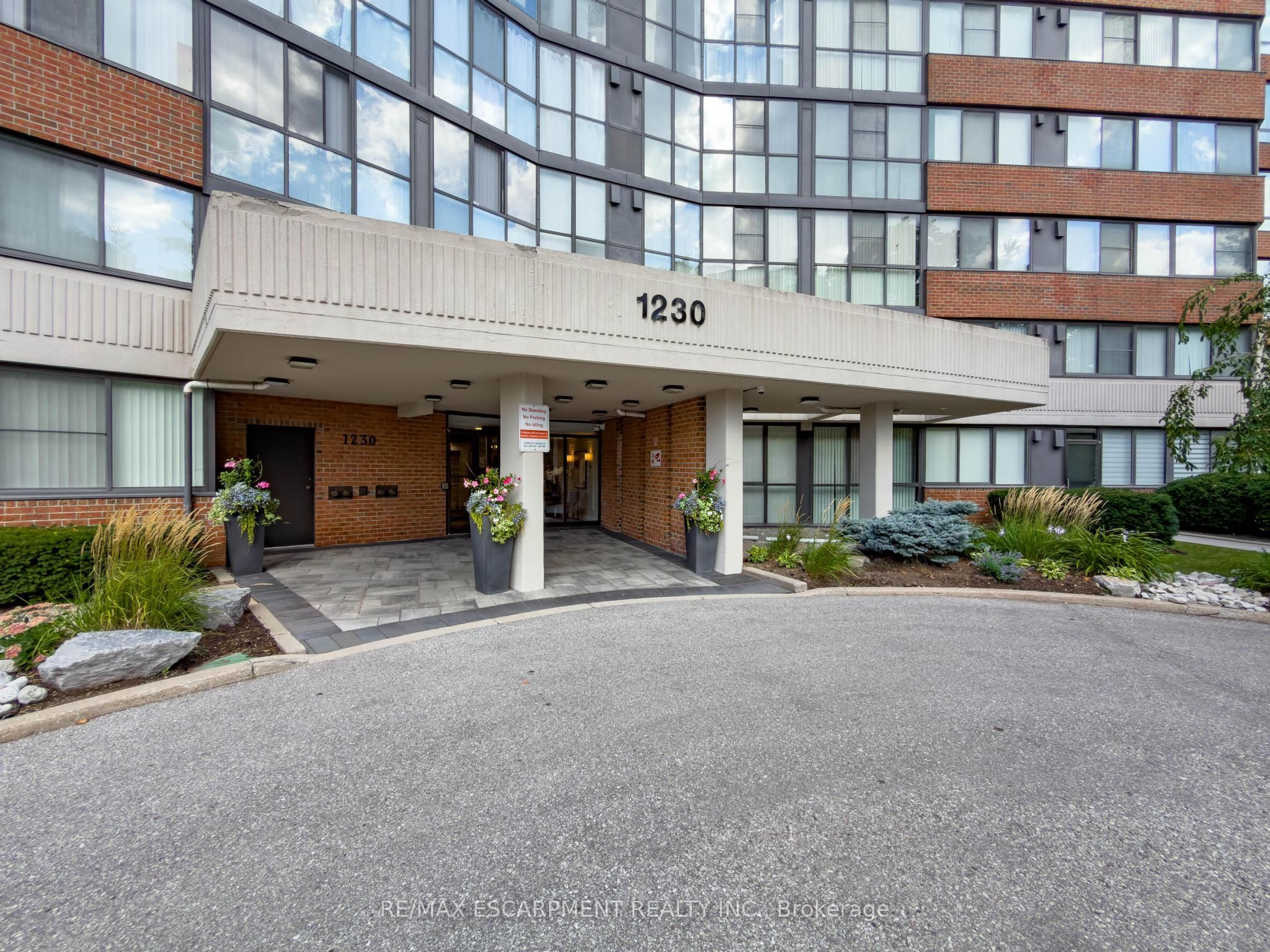 Unit 202 - 1230 Marlborough Court, Oakville 3