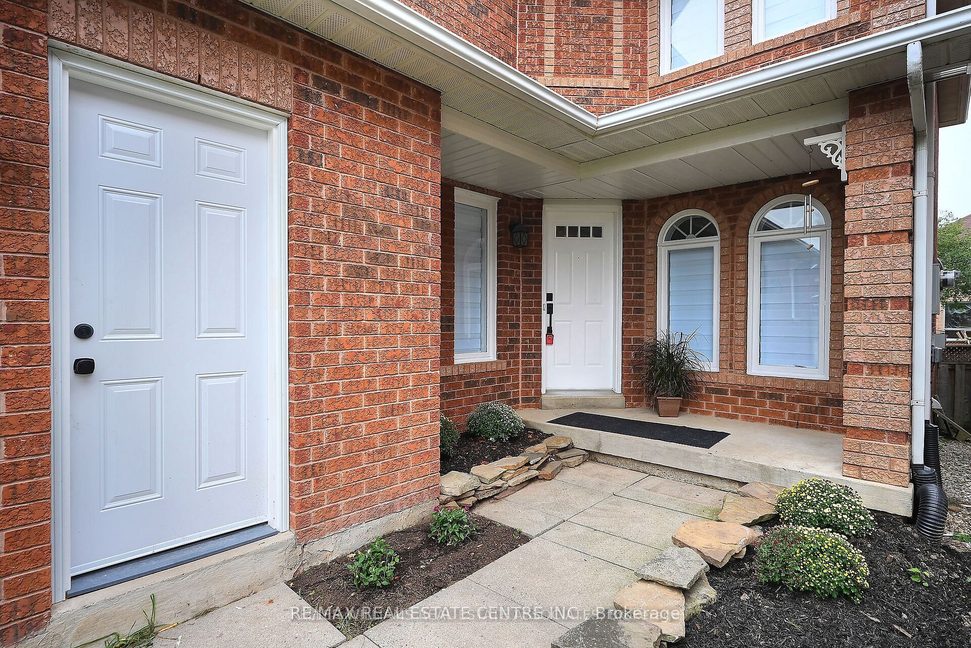 Unit Upper - 3845 Althorpe Circle, Mississauga 2