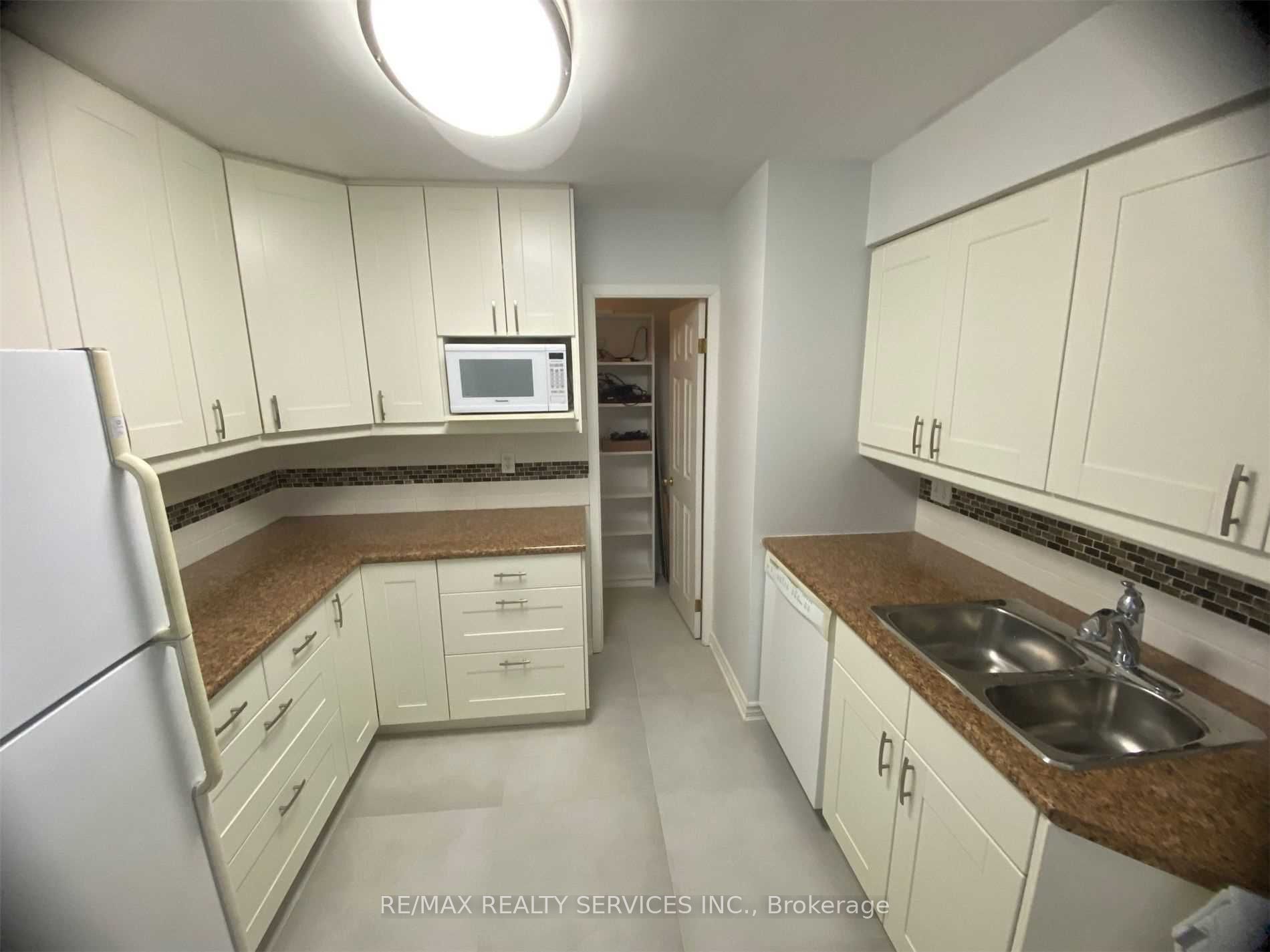 Unit 1612 - 3605 Kariya Drive, Mississauga 2