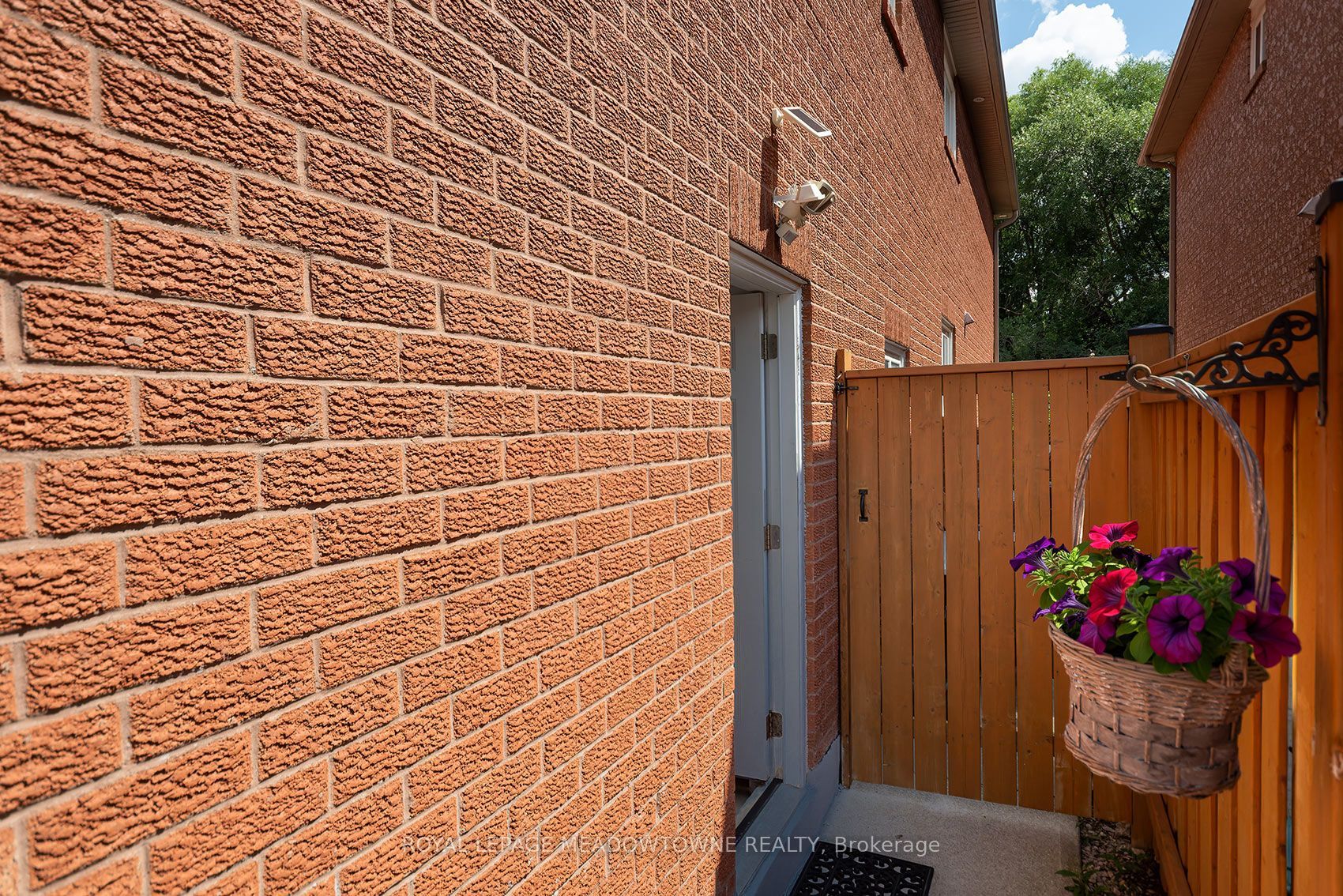 6407 Alderwood Trail, Mississauga 2