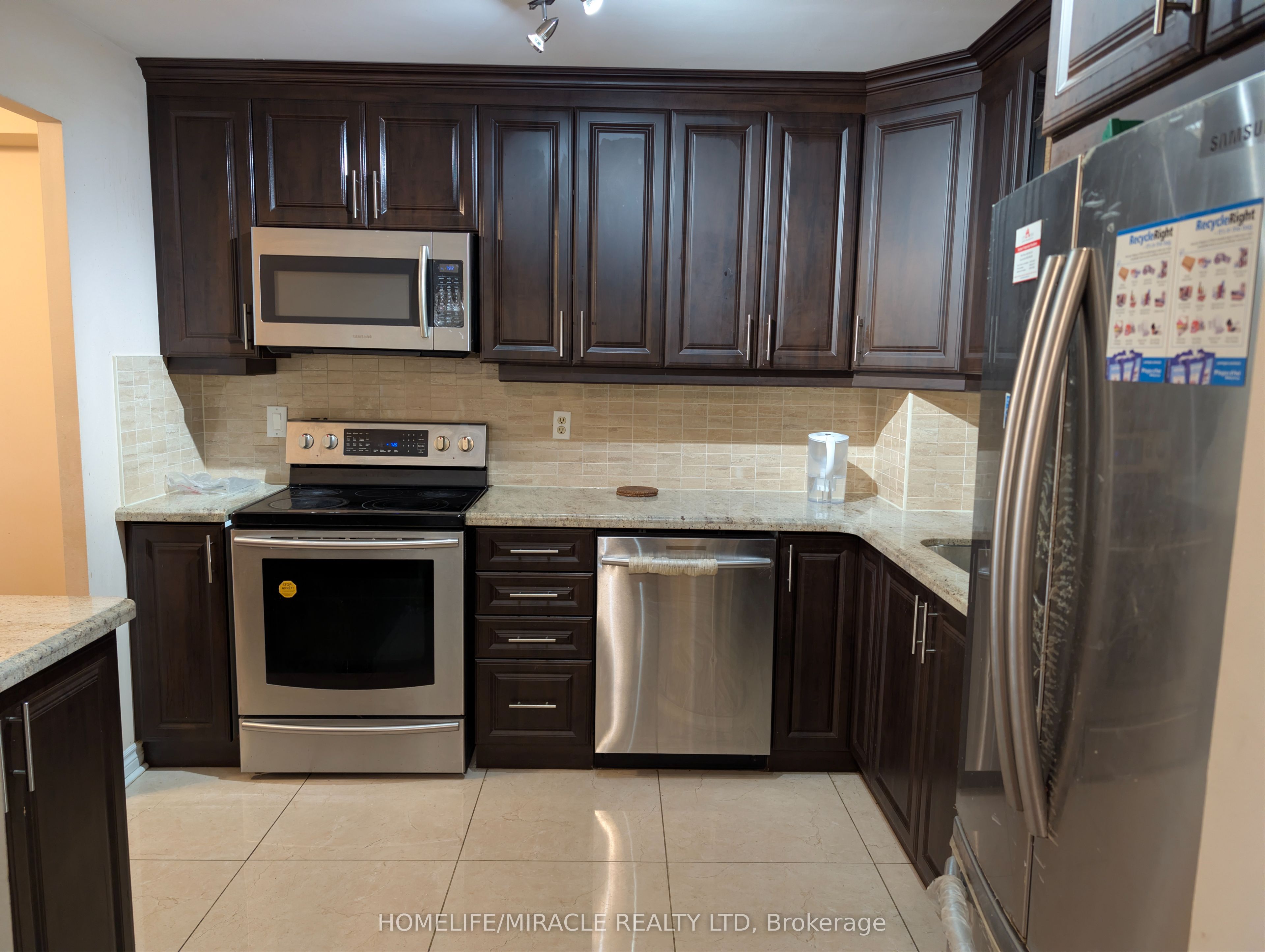 Unit 214 - 115 Hillcrest Avenue, Mississauga 2