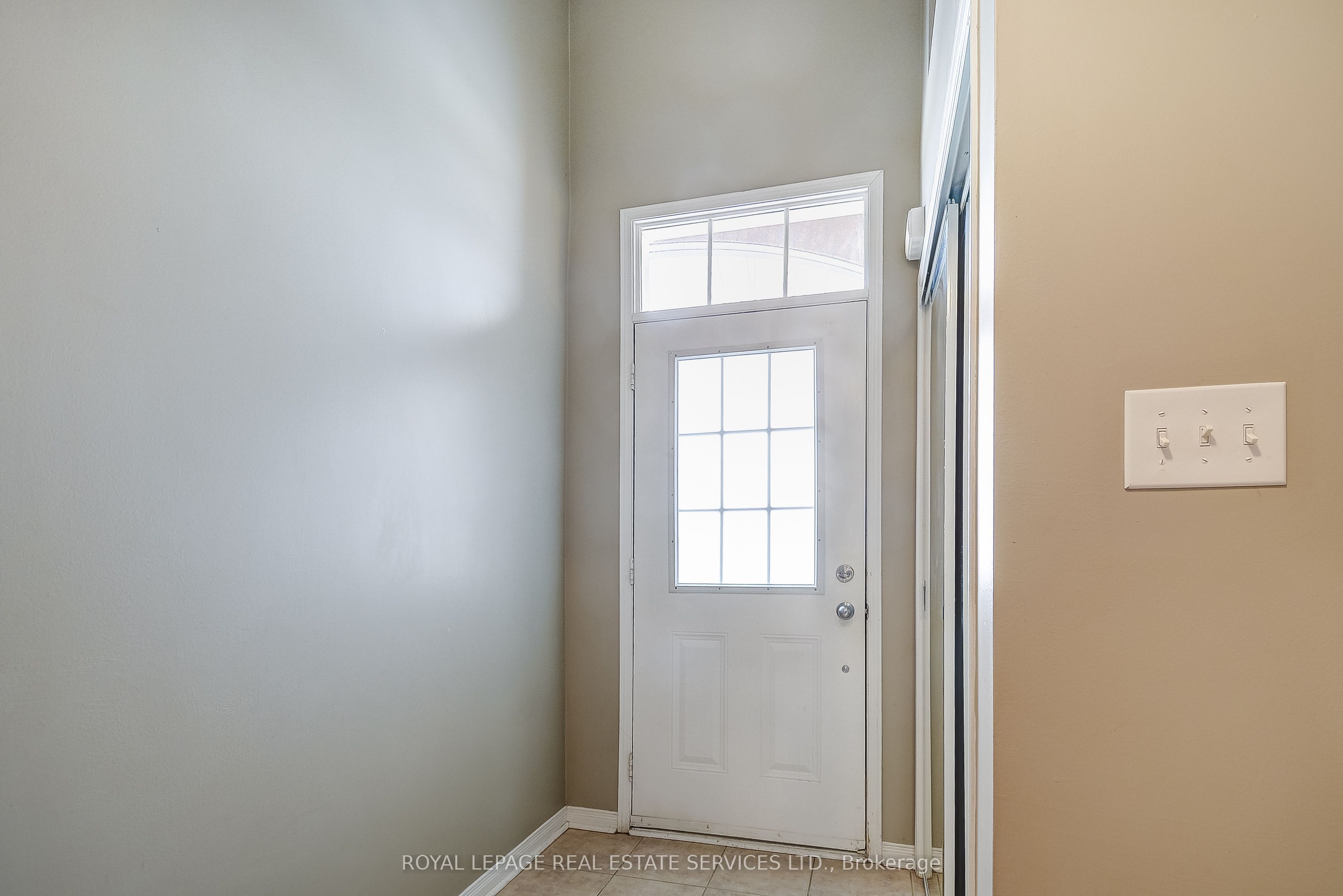 Unit FURNISHED - 2353 Saddlecreek Crescent, Oakville 3