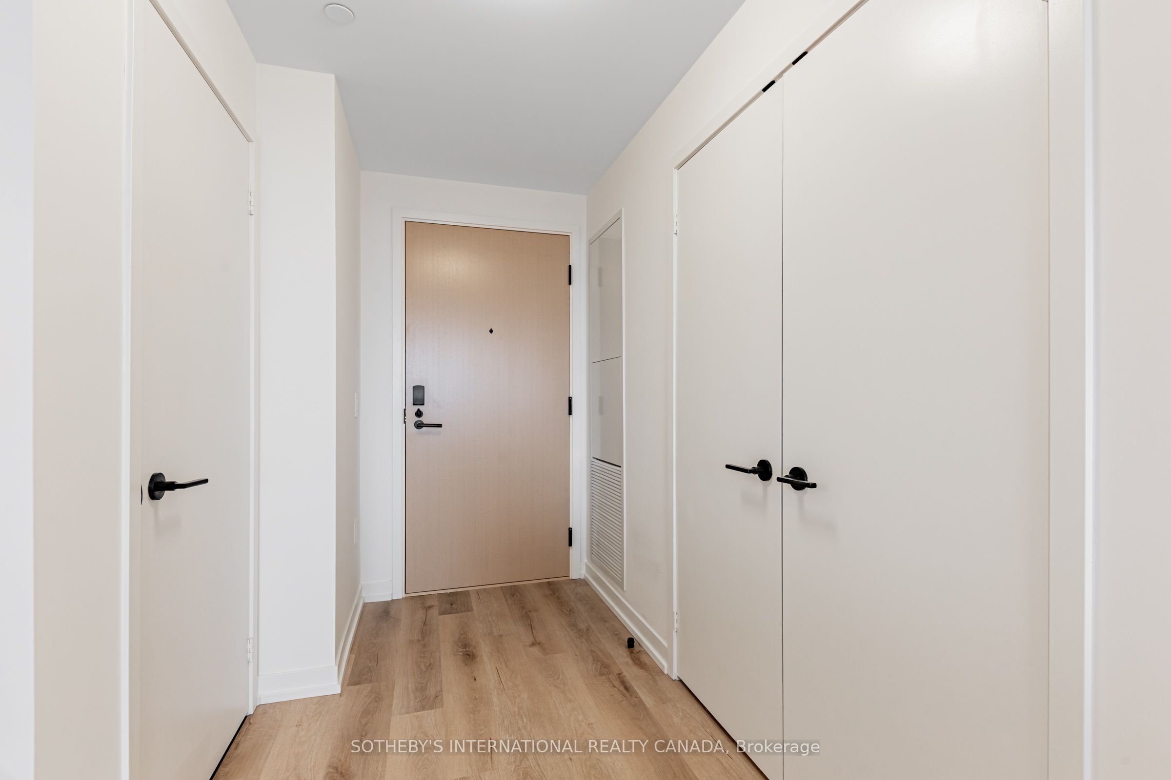 Unit 505 - 5 York Garden Way, North York 2