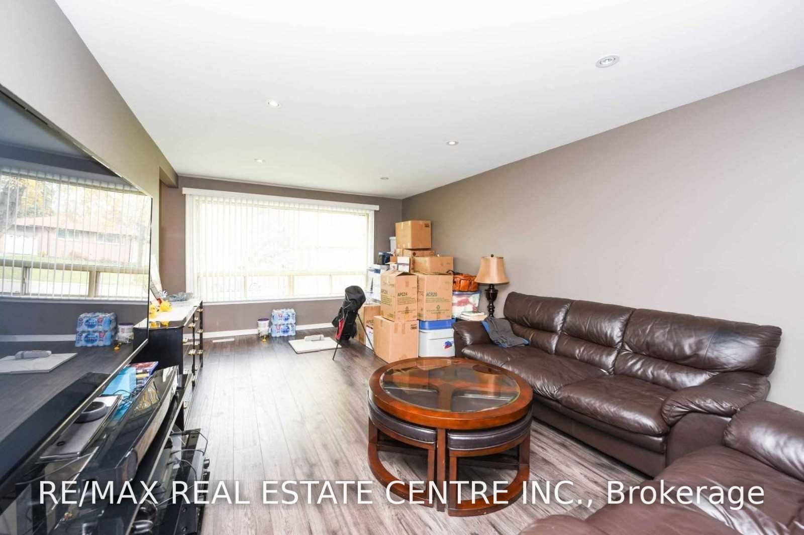Unit Upper - 19 Alderbury Crescent, Brampton 2