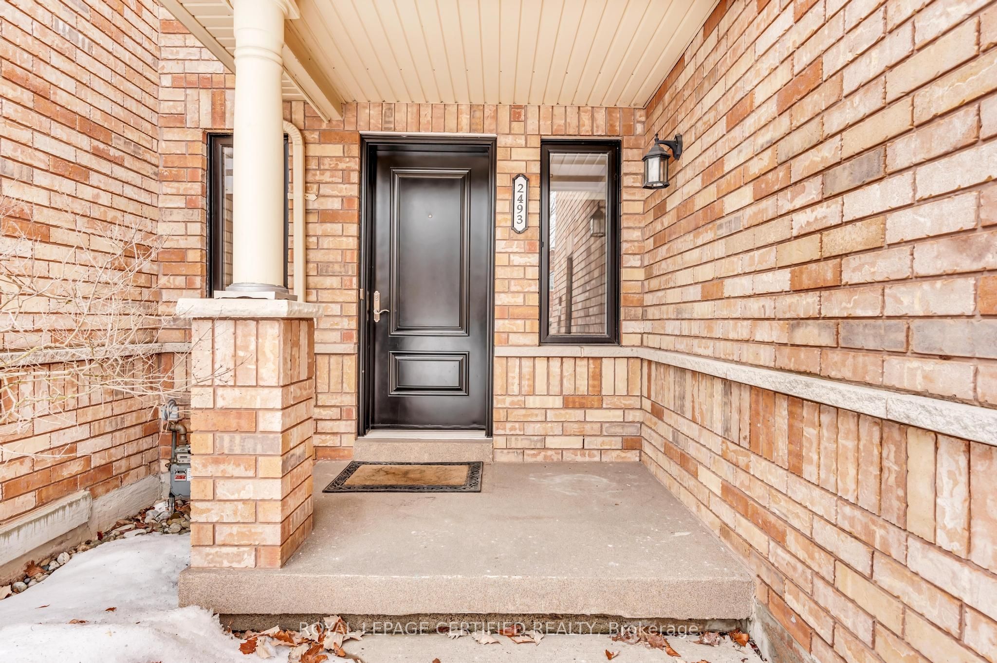 2493 Newcastle Crescent, Oakville 4