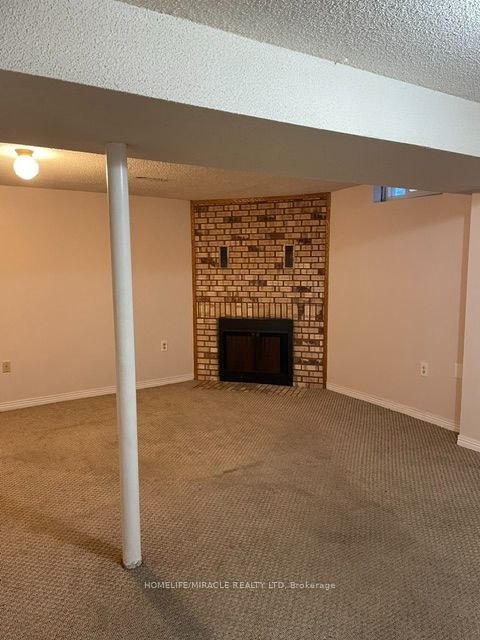 5547 River Grove Avenue, Mississauga 2