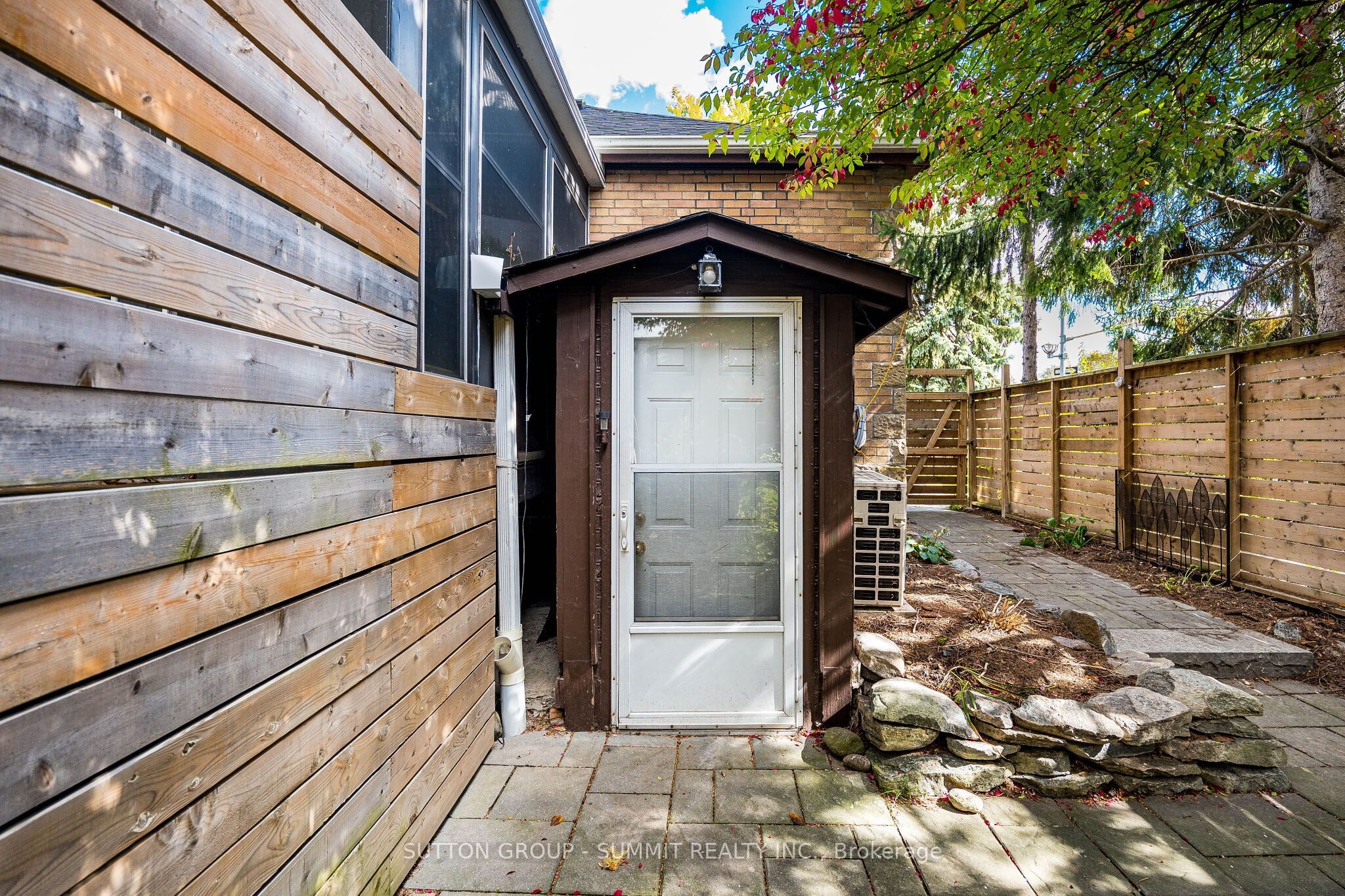32 ELLIS Avenue, Toronto 4