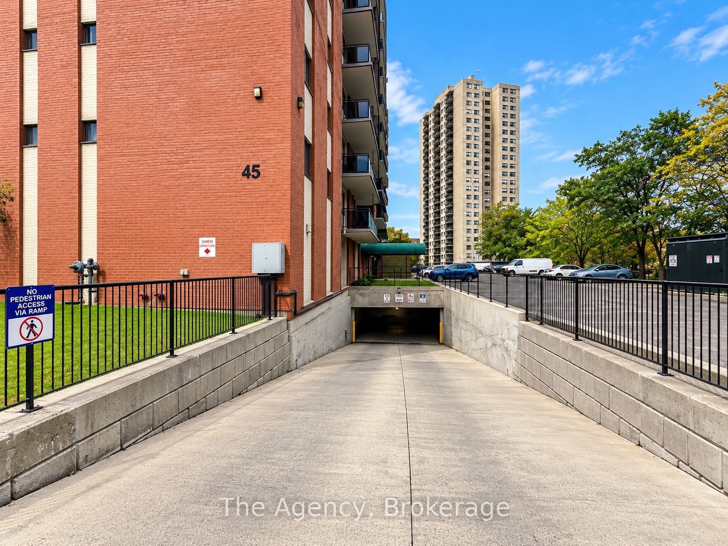 Unit 905 - 45 Paisley Boulevard W, Mississauga 3