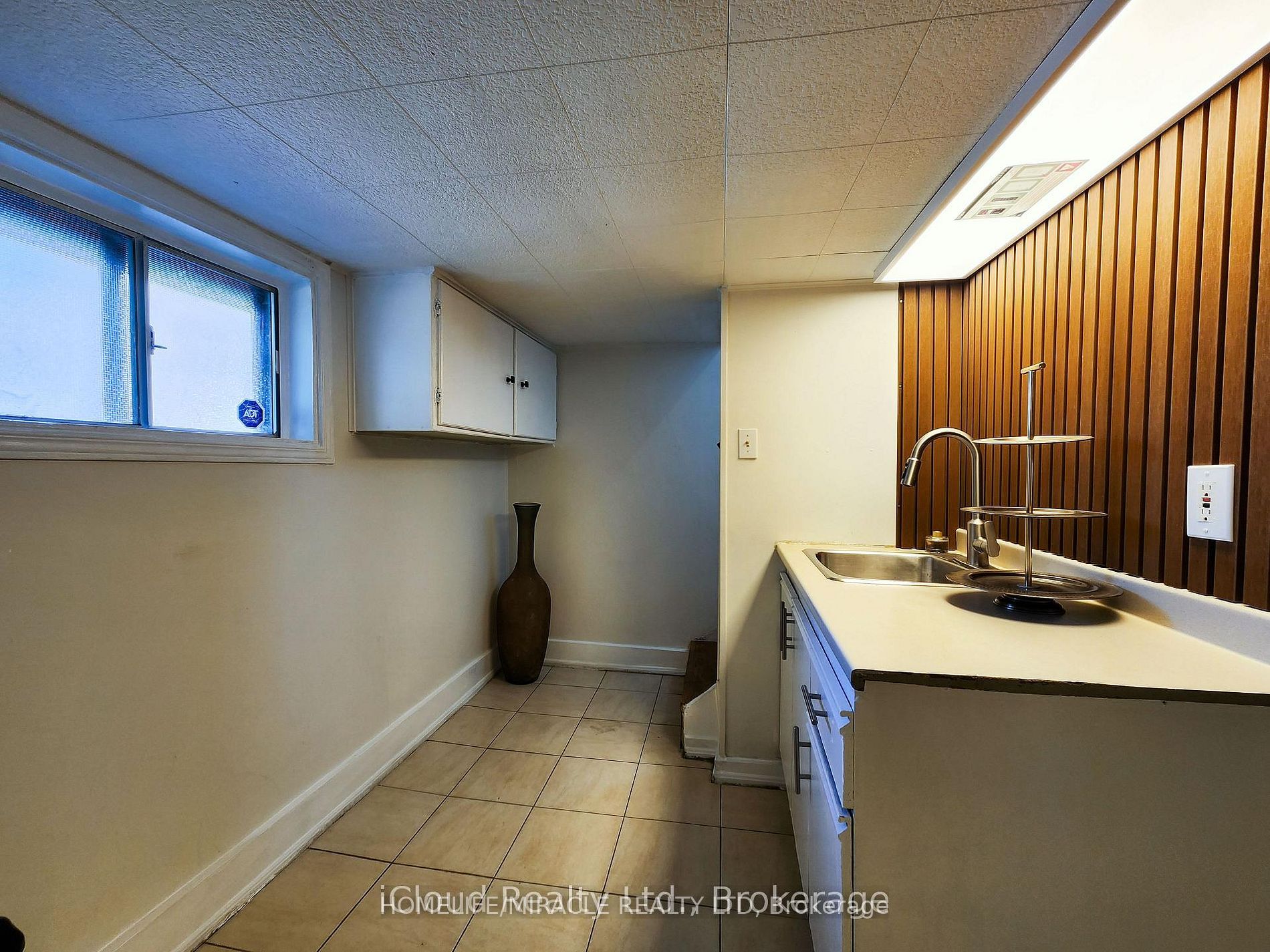 Unit Lower Level - 294 Fairfield Avenue S, Hamilton 3
