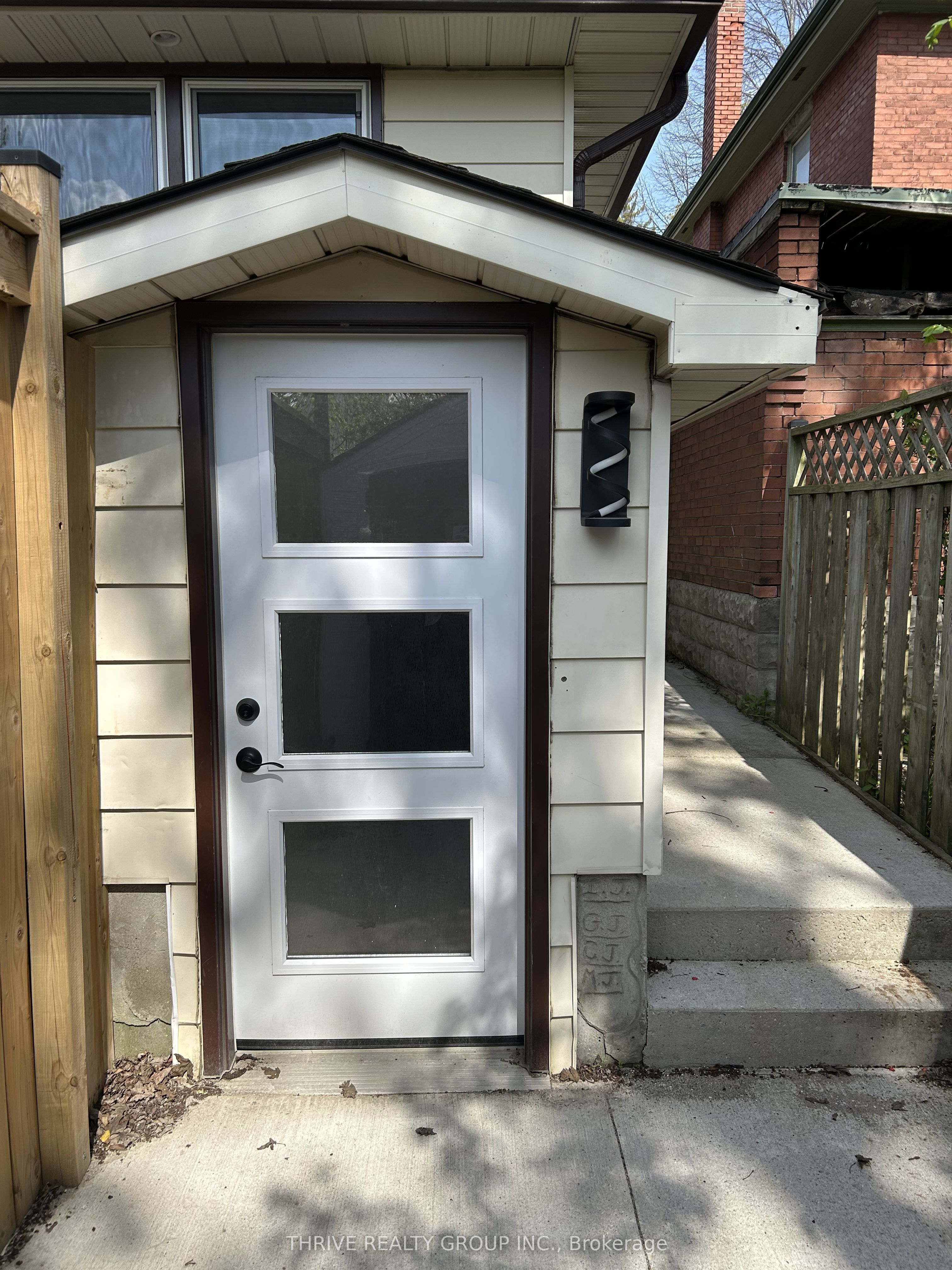 Unit Lower - 27 Belgrave Avenue, London 2
