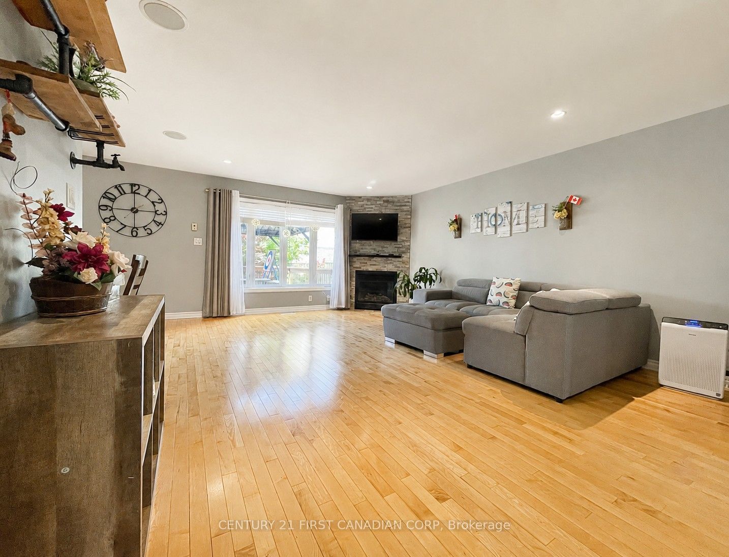 2722 Bateman Trail, London 5