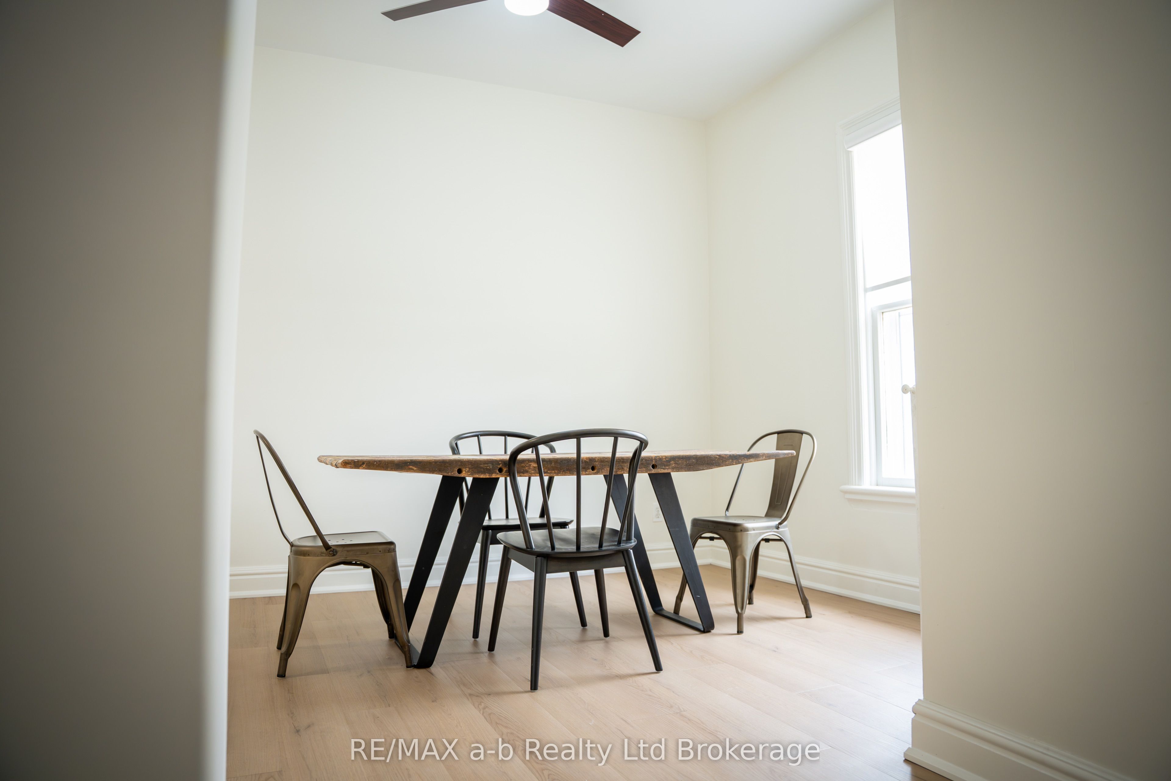 Unit Upper - 390 Ontario Street, Stratford 4