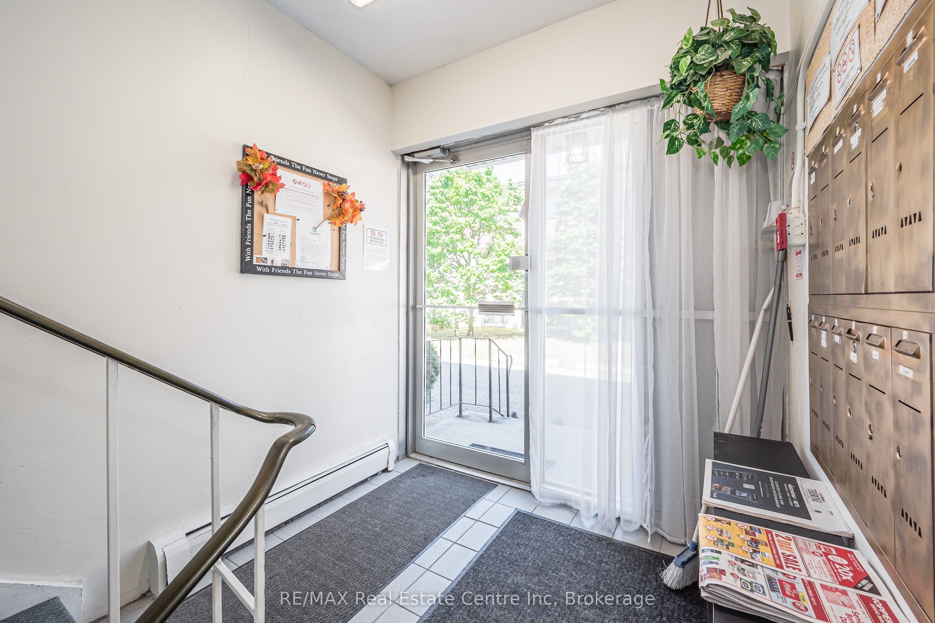 Unit 102 - 57 Conroy Crescent, Guelph 5