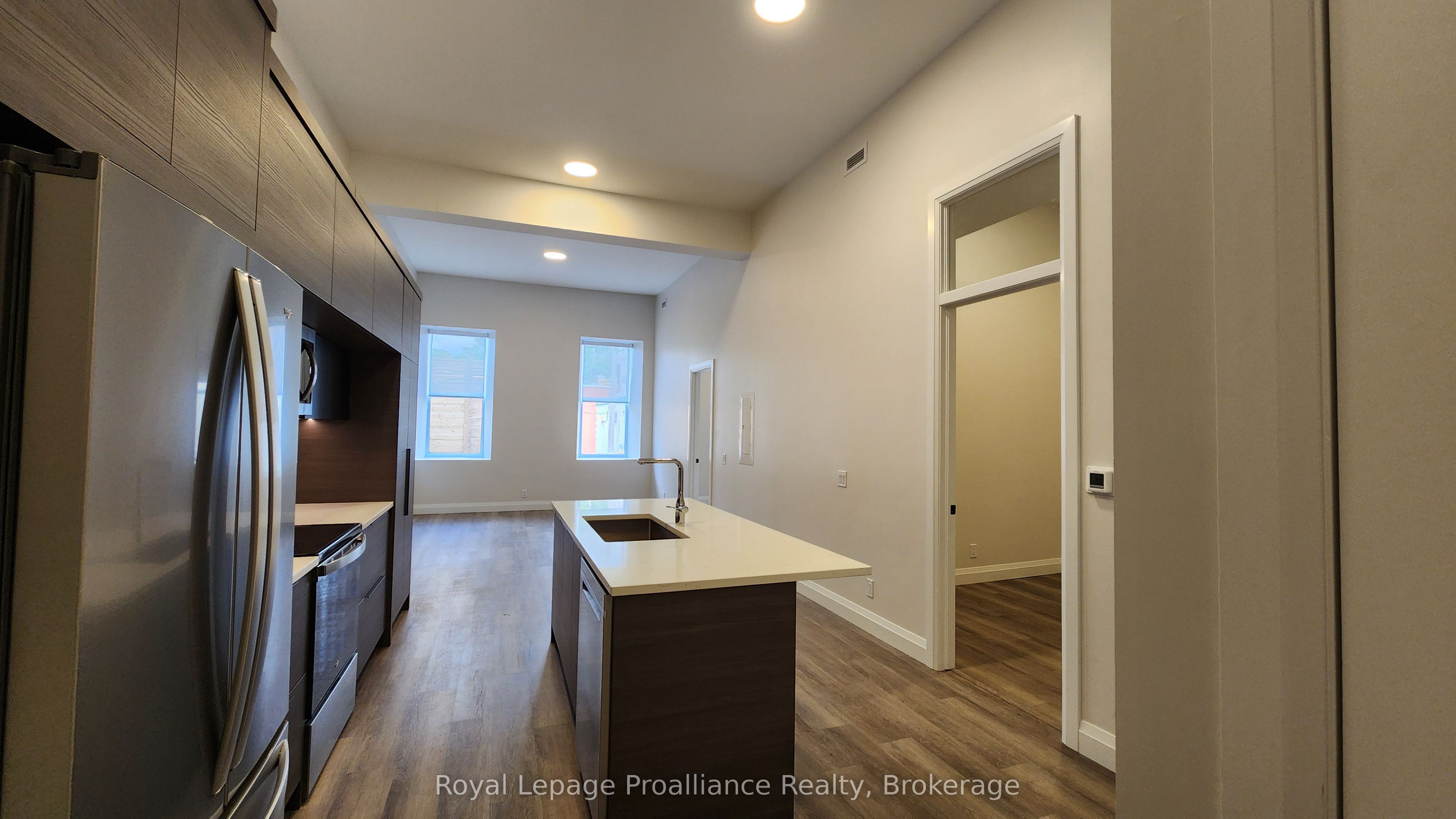 Unit 4 - 261 Front Street, Belleville 3