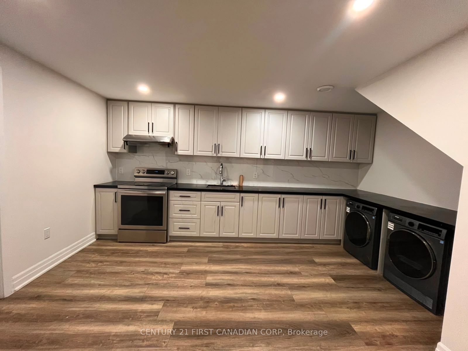Unit Basement - 3629 Earlston Cross, London 3