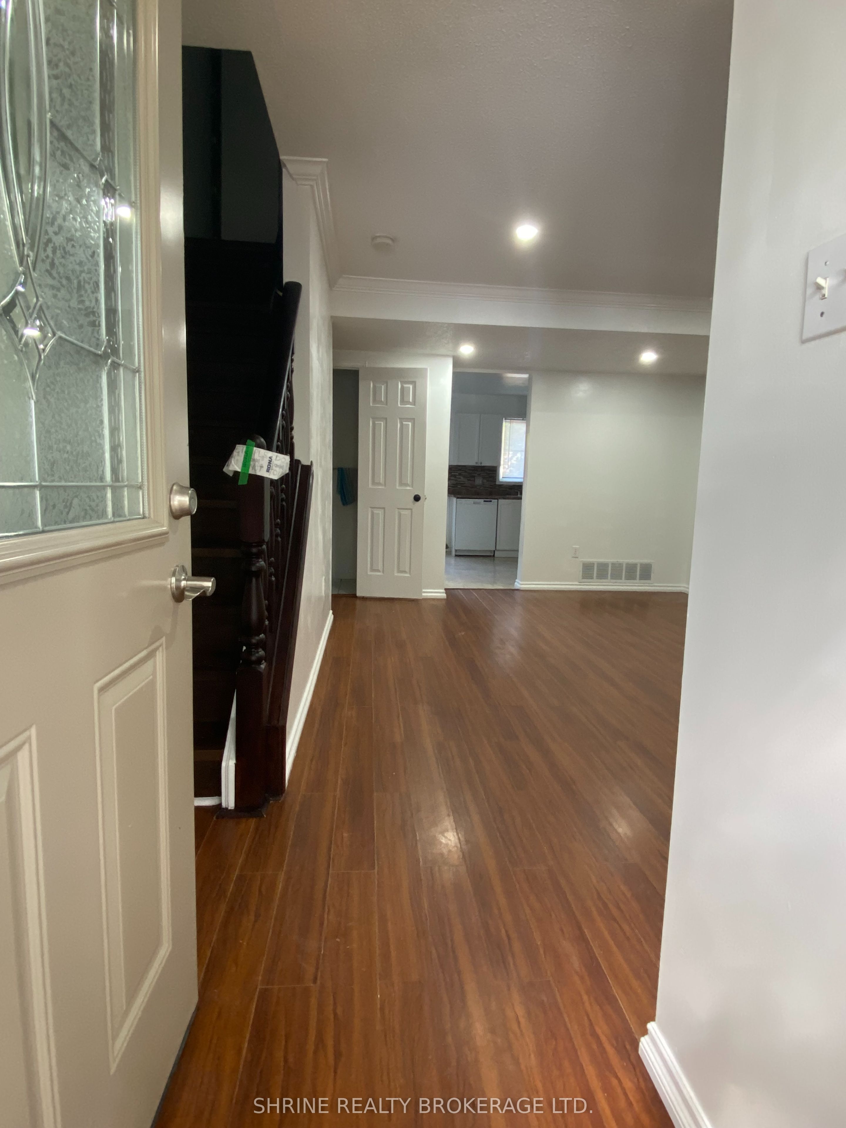Unit 19 - 70 Chapman Court, London 3