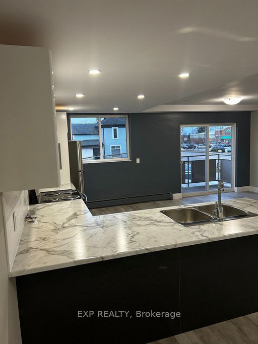 3815 Portage Road, Niagara Falls 3