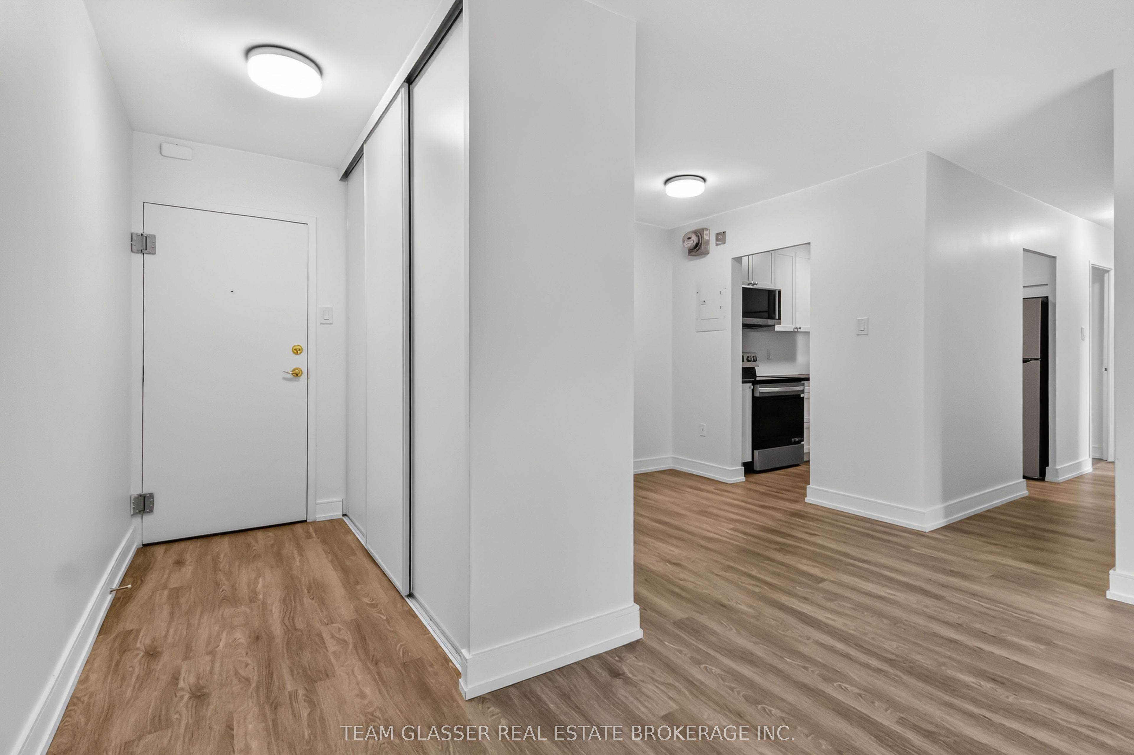 Unit 302 - 735 Wonderland Road S, London 3
