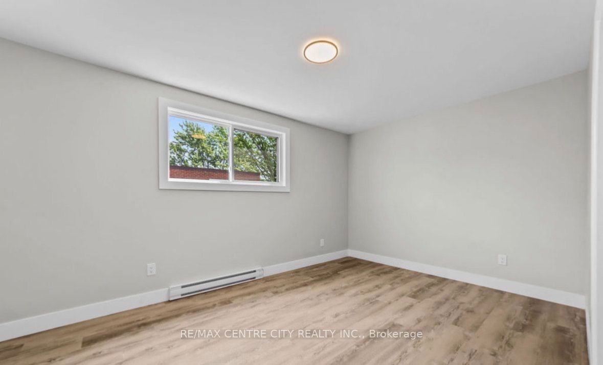 Unit 4C - 400 Scenic Drive N, London 5