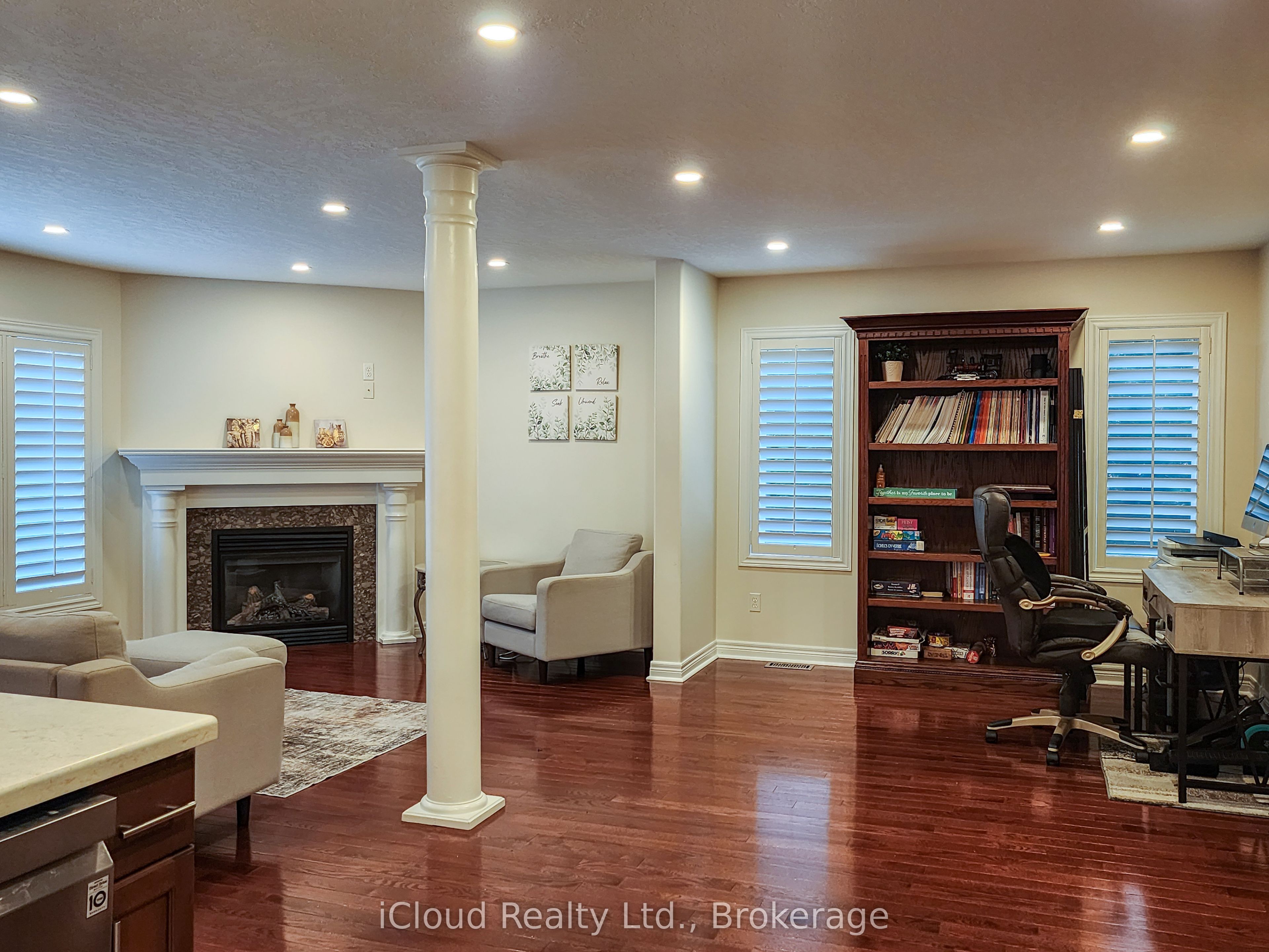 55 Magnificent Way, Glanbrook 3