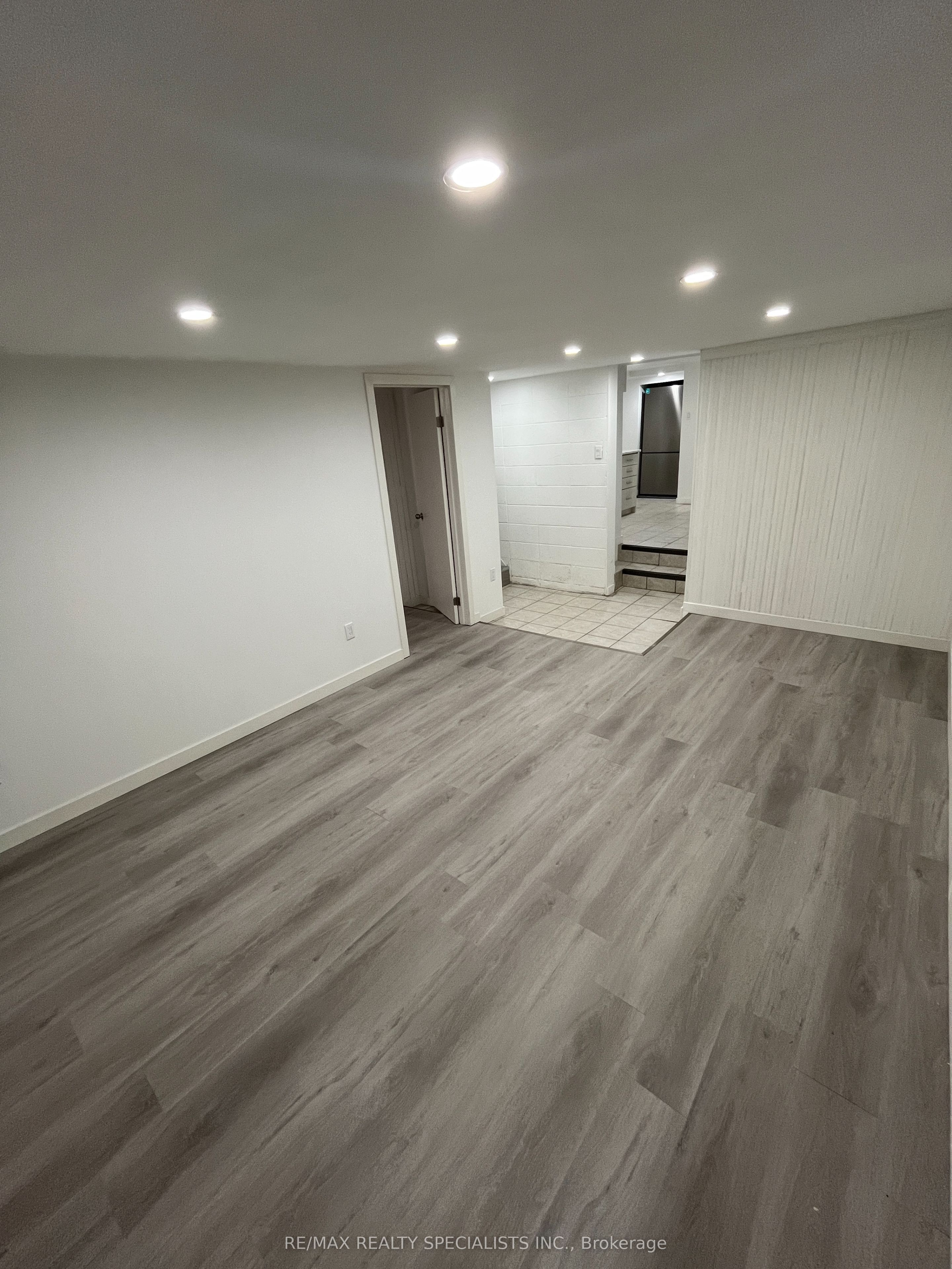 Unit LOWER - 68 EAST Avenue N, Hamilton 4
