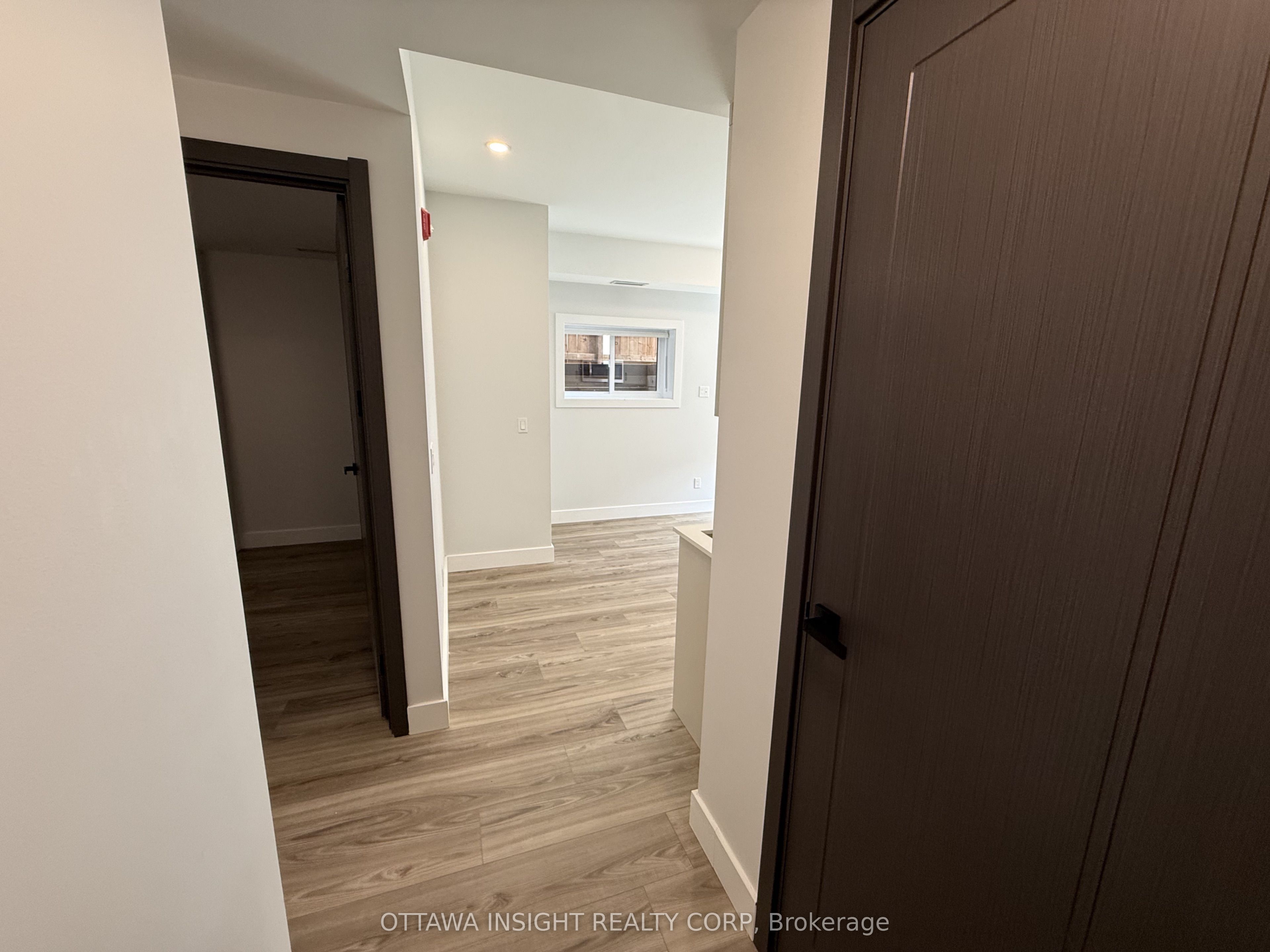 Unit 4 - 266 Carruthers Avenue, Ottawa 2