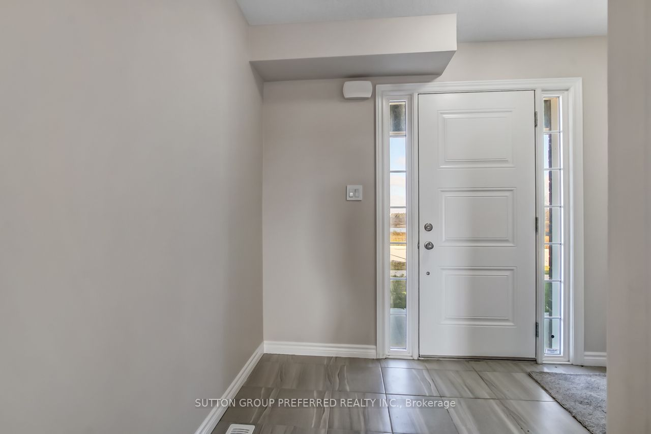 371 KENNINGTON Way, London 2