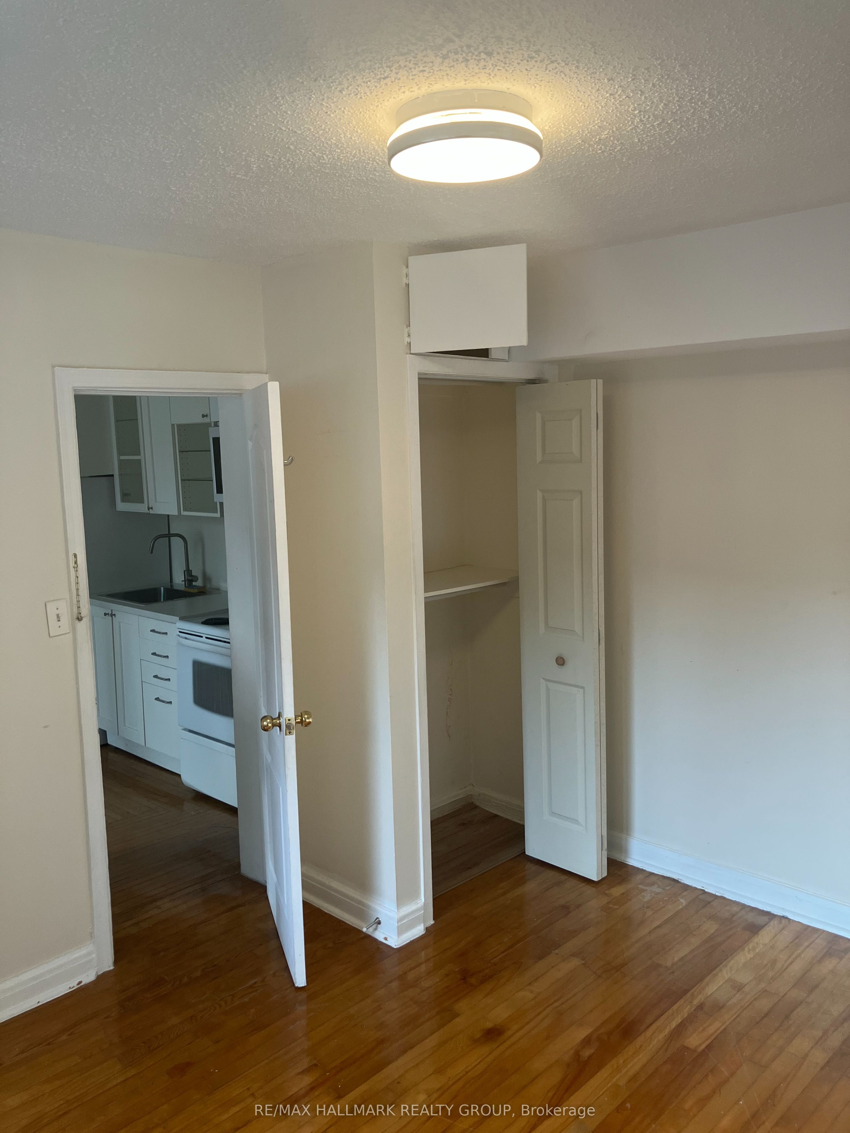 Unit 1 - 257 Bronson Avenue, Ottawa 4