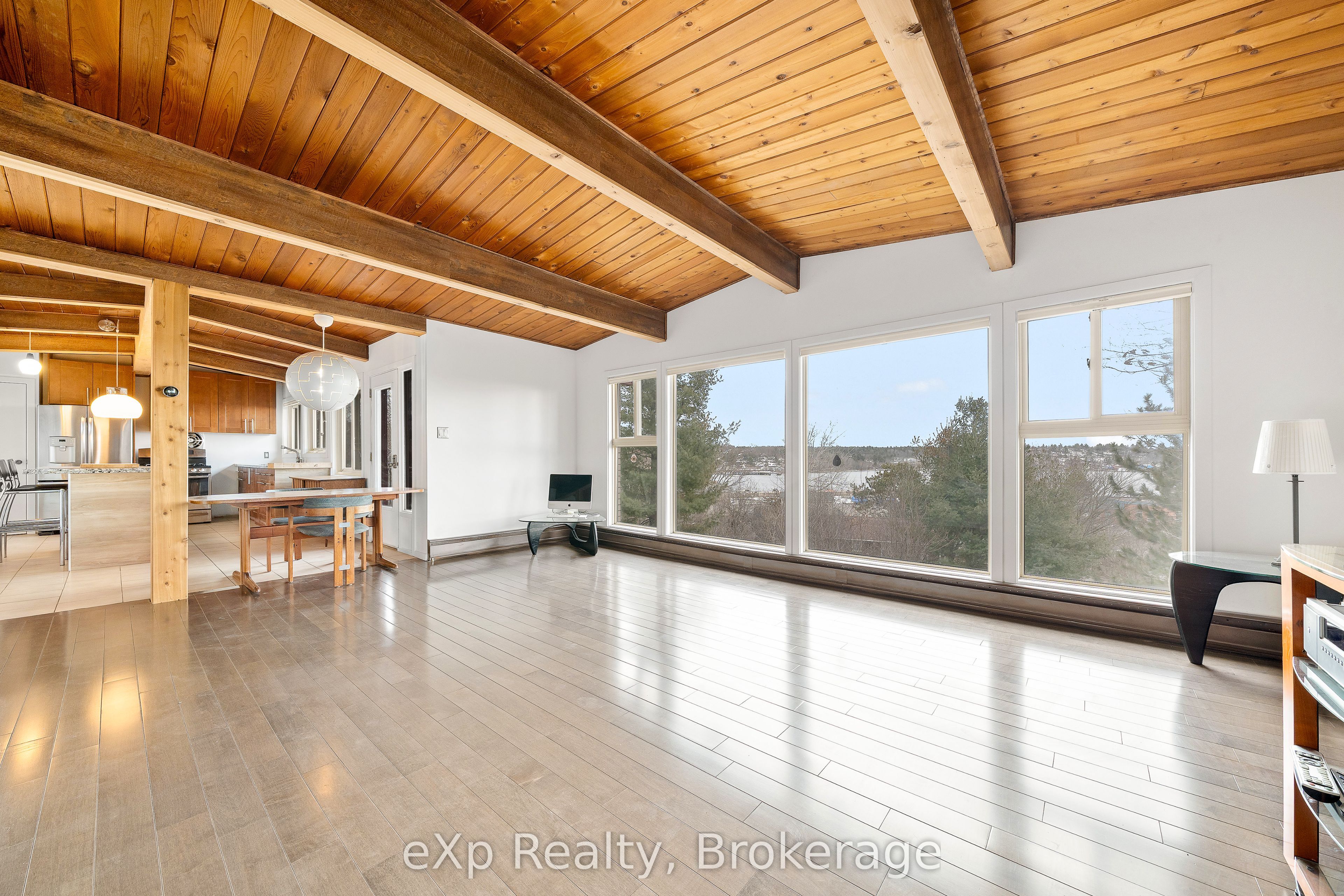 8 Sunset Avenue, Parry Sound 3