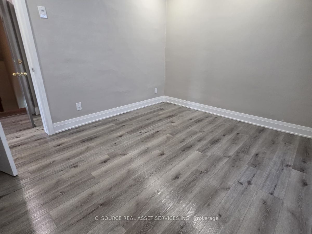 Unit 3 - 12 Somerset Street W, Ottawa 3