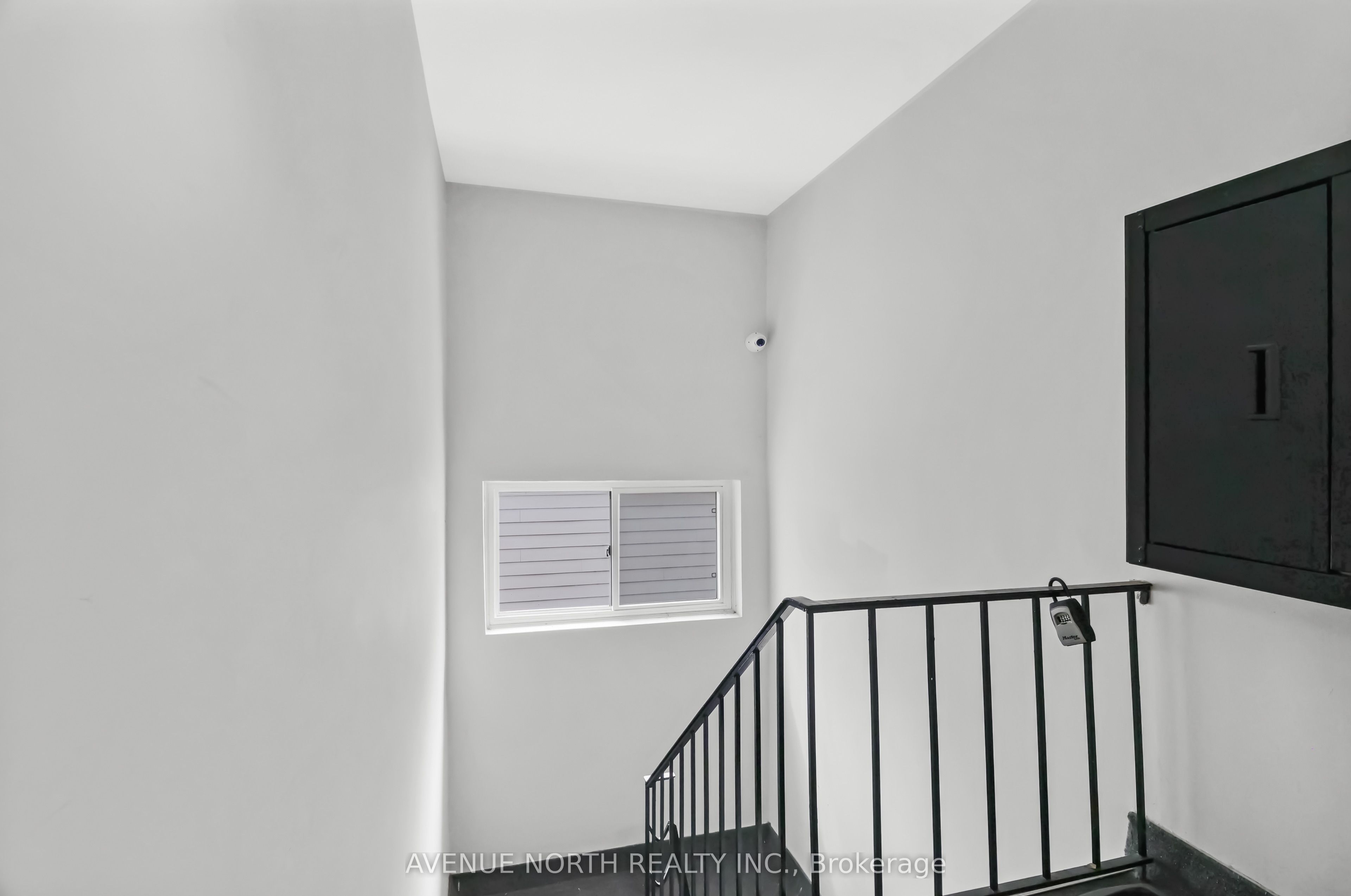 Unit 4 - 184 Murray Street, Ottawa 5