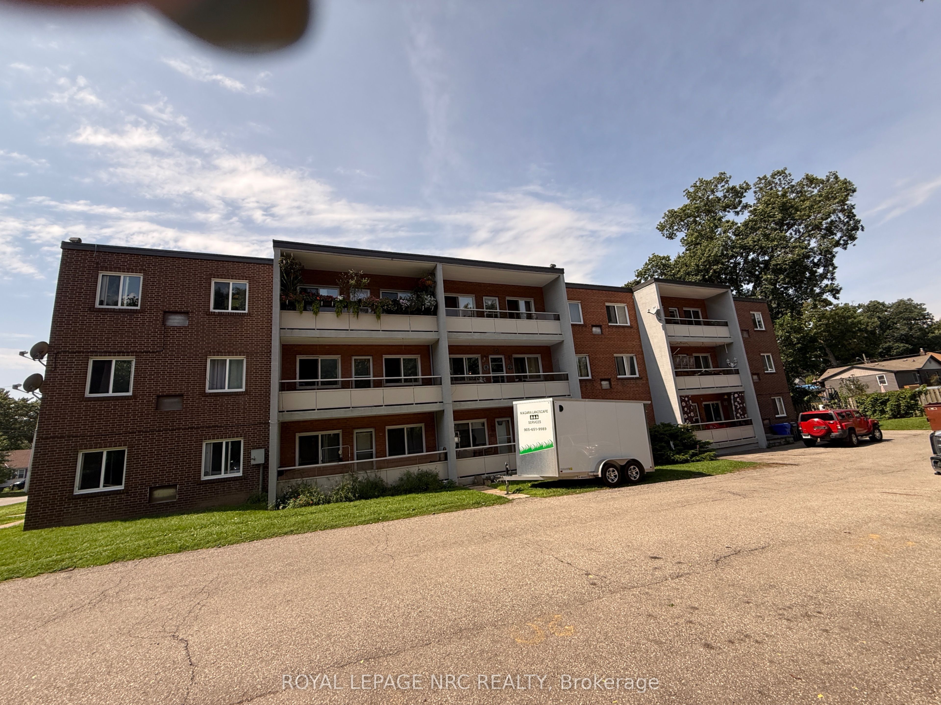 Unit 27 - 6035 Murray Street, Niagara Falls 3