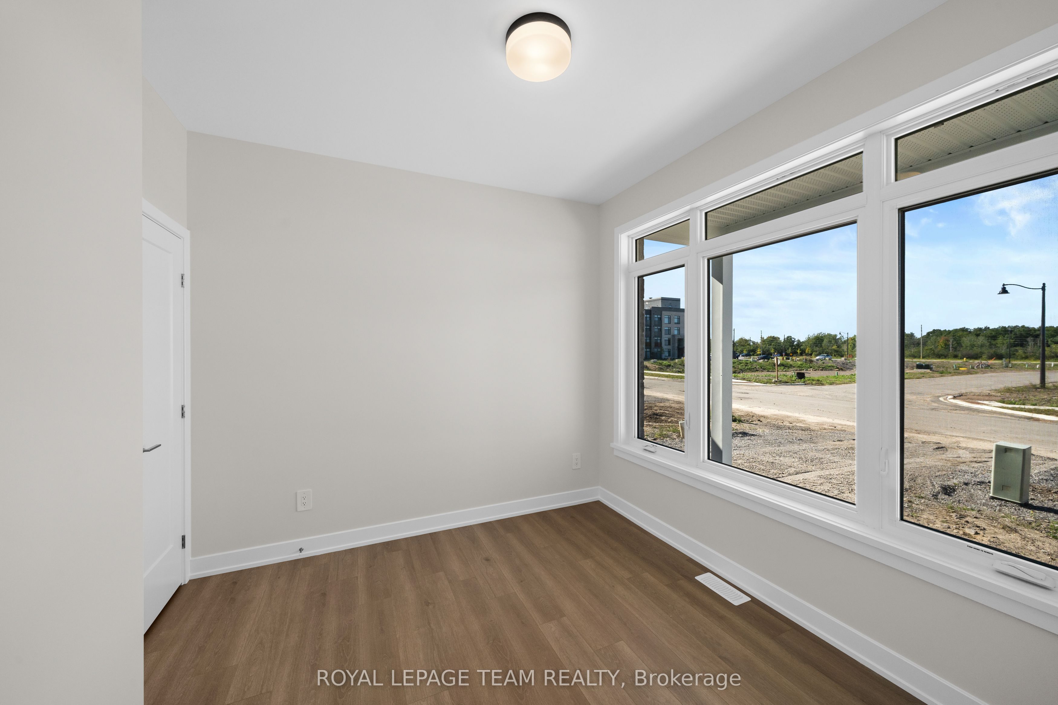 1064 Dobbie Street, Brockville 4