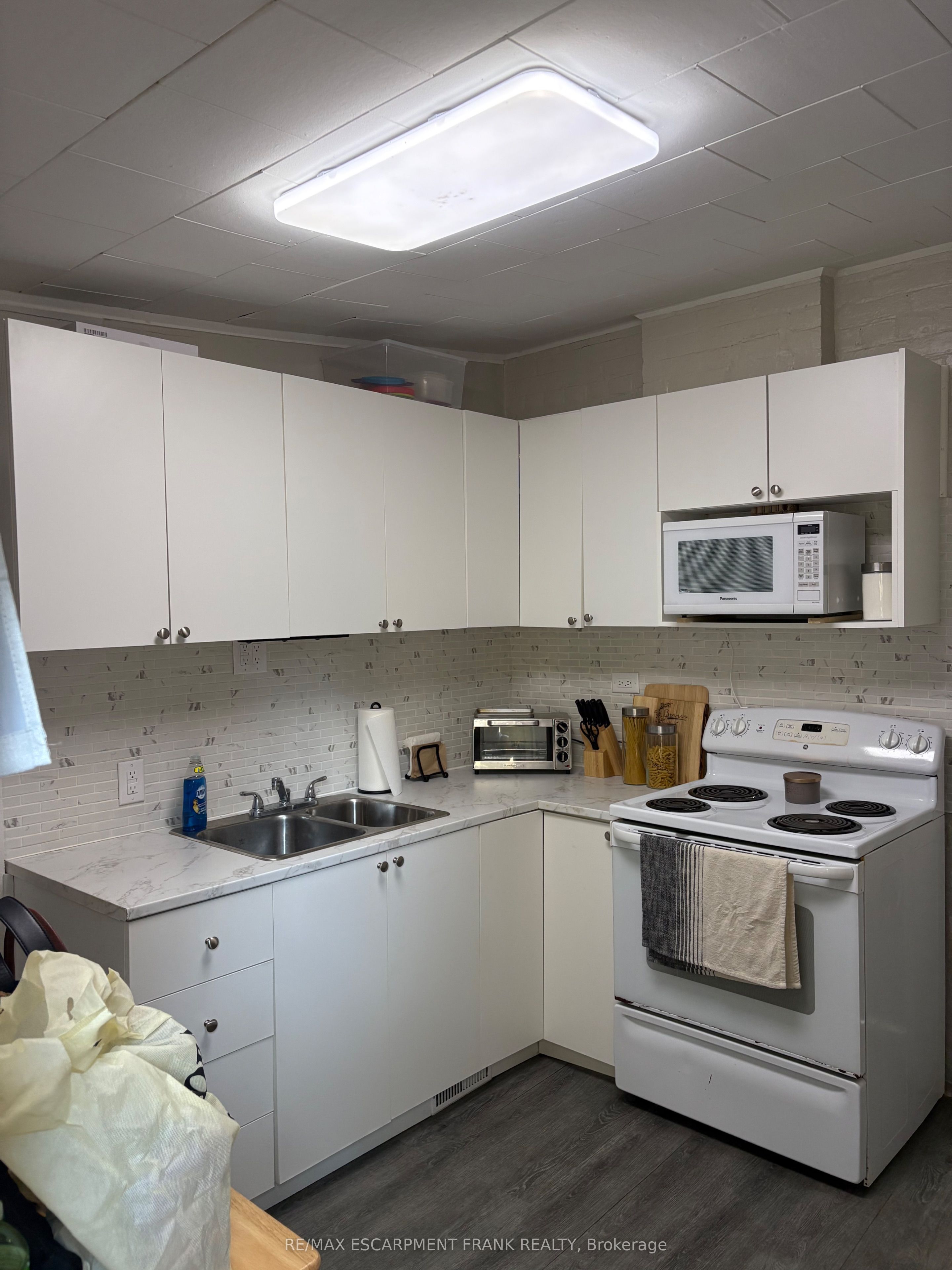 Unit 2 - 20 Canada Street, Hamilton 5